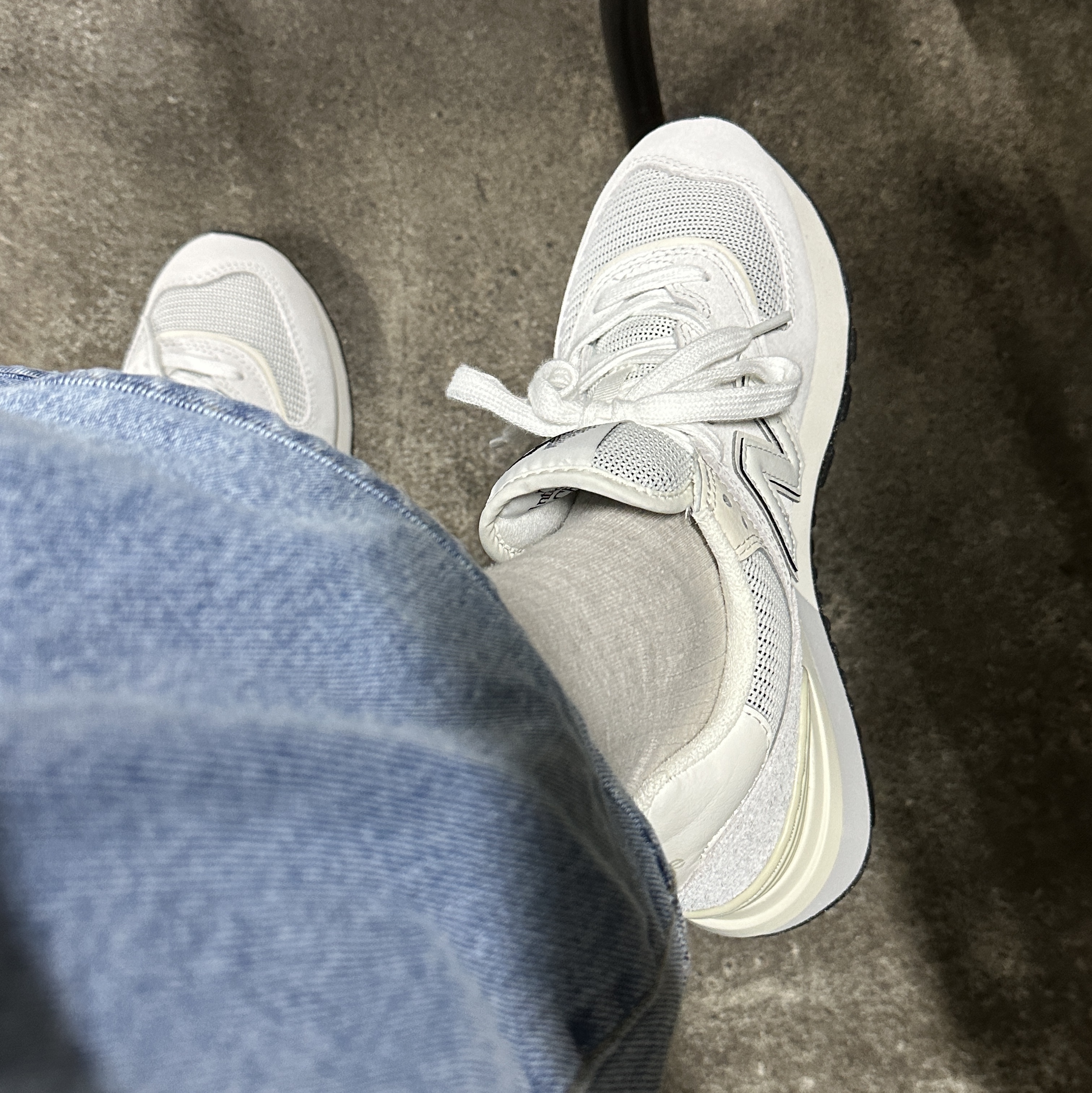 New Balance 574 Legacy Grey White 착용 스타일