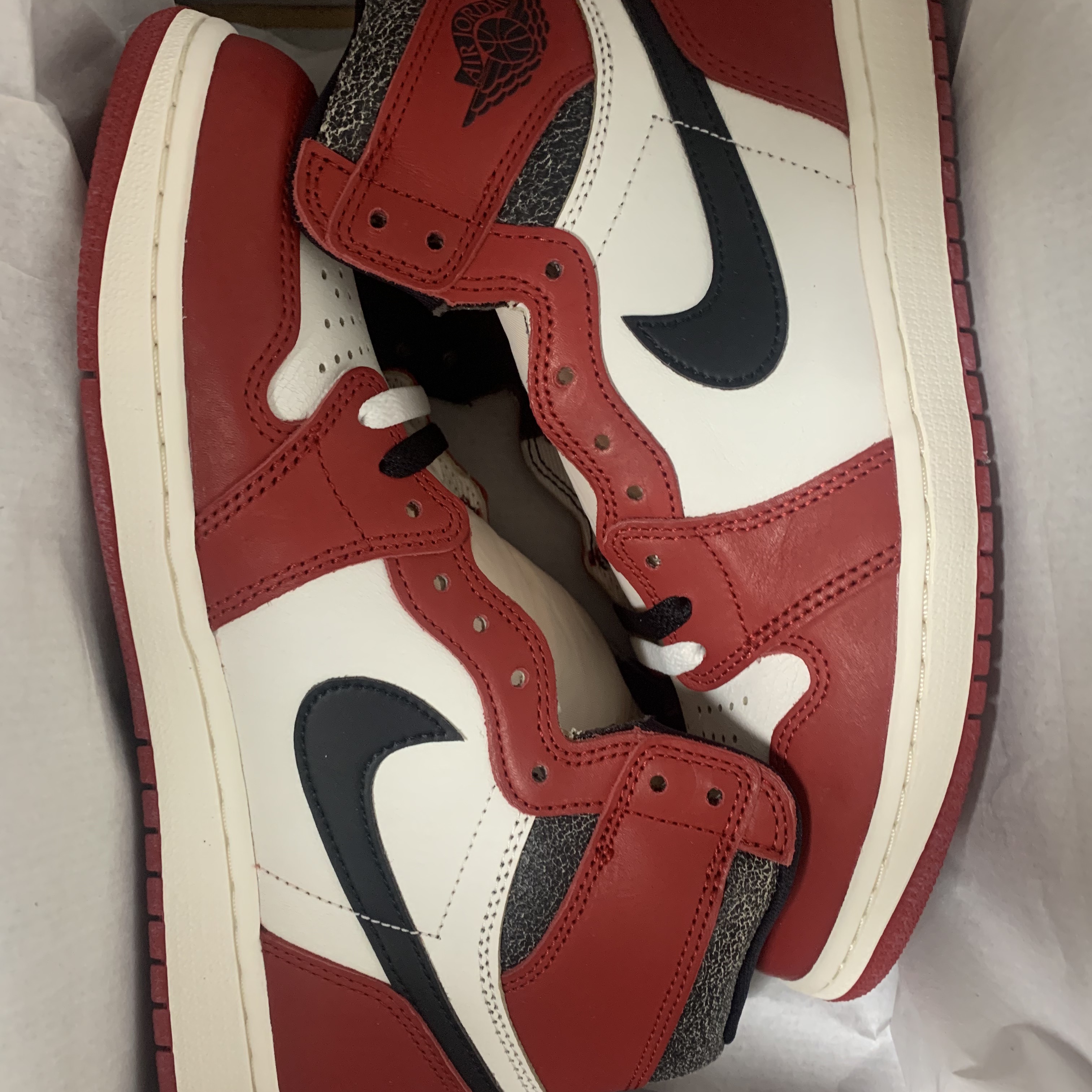 Jordan 1 Retro High OG Chicago 2022, Jordan 1 Retro High OG Black Mocha 착용 스타일 - 1