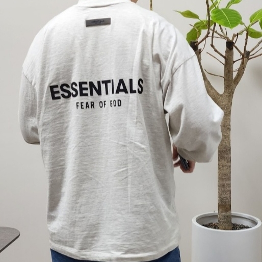 Essentials The Core Collection Long Sleeve T-Shirt Light Oatmeal 착용 스타일 - 1