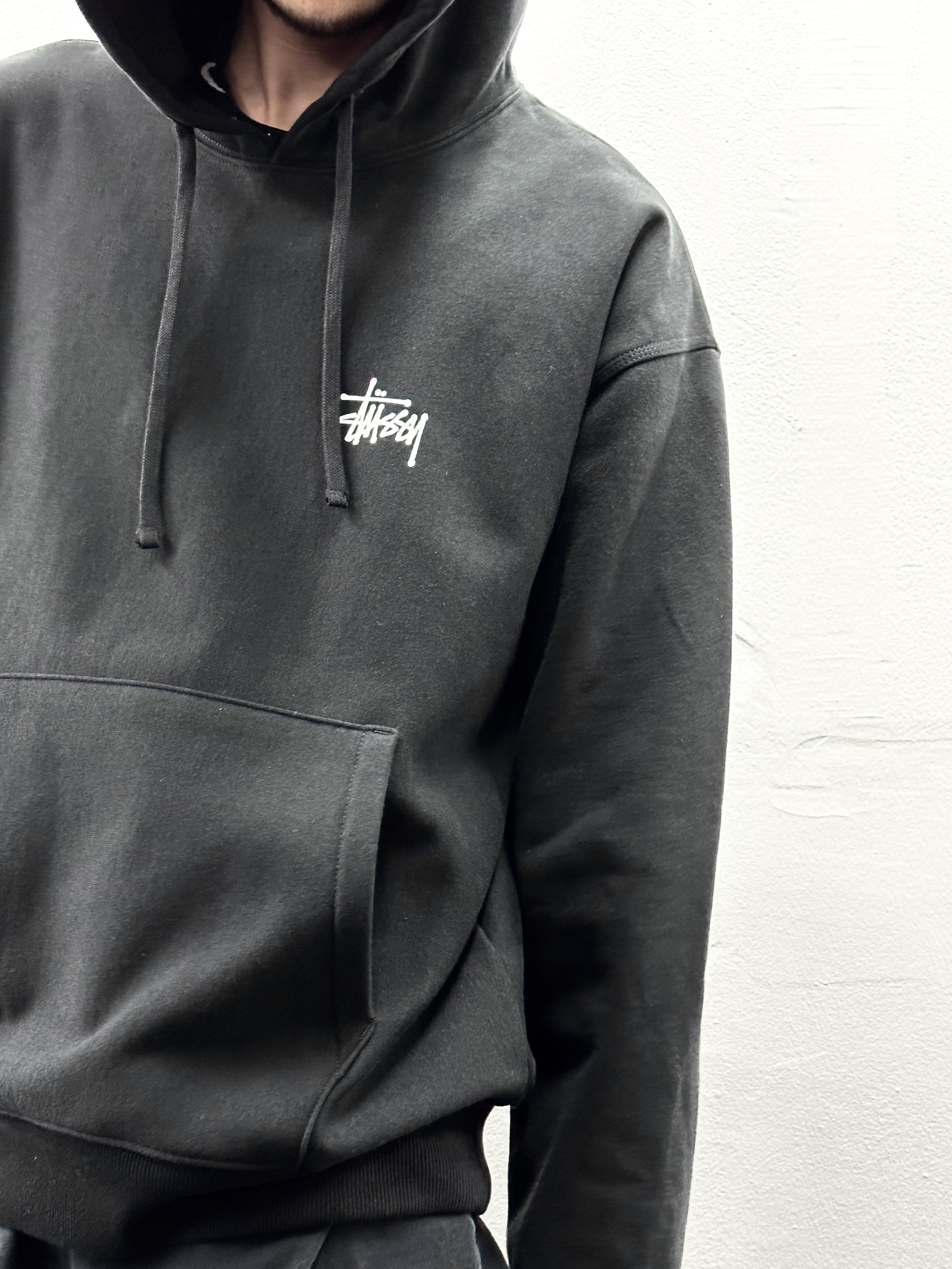 Stussy Basic Stussy Hoodie Black 2023 착용 스타일