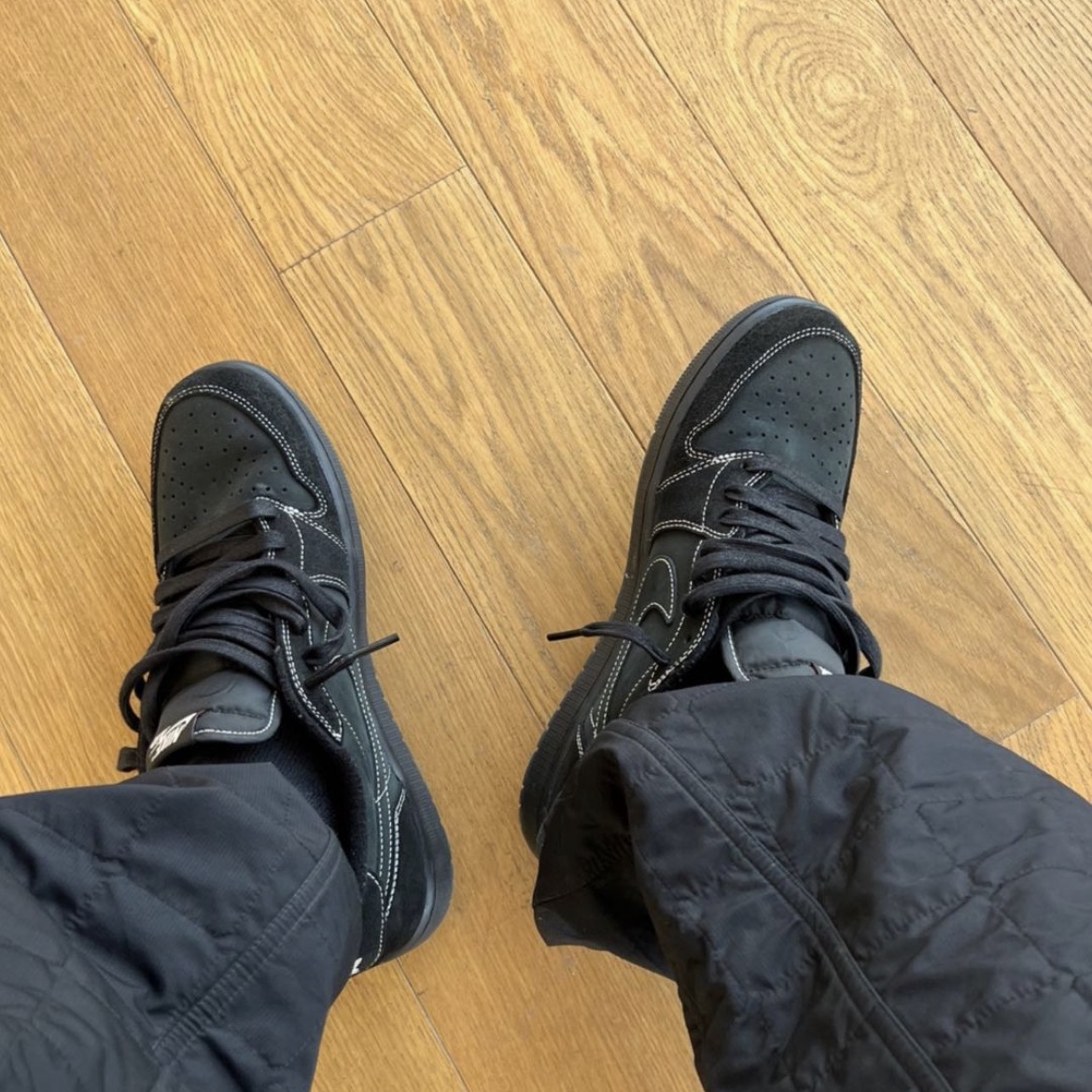 Jordan 1 x Travis Scott Retro Low OG SP Black Phantom 착용 스타일