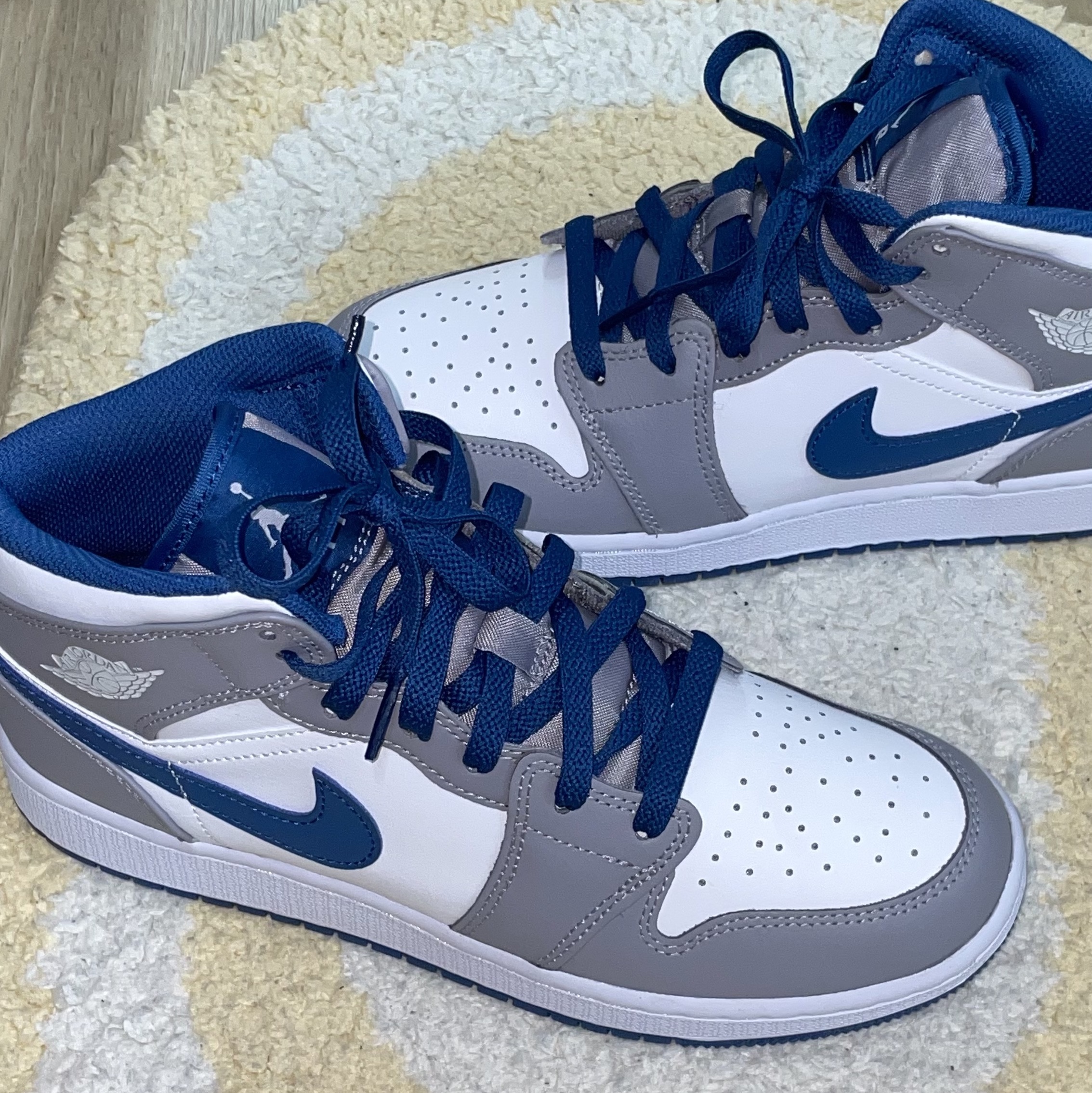 (GS) Jordan 1 Mid Cement Grey True Blue 착용 스타일 - 2