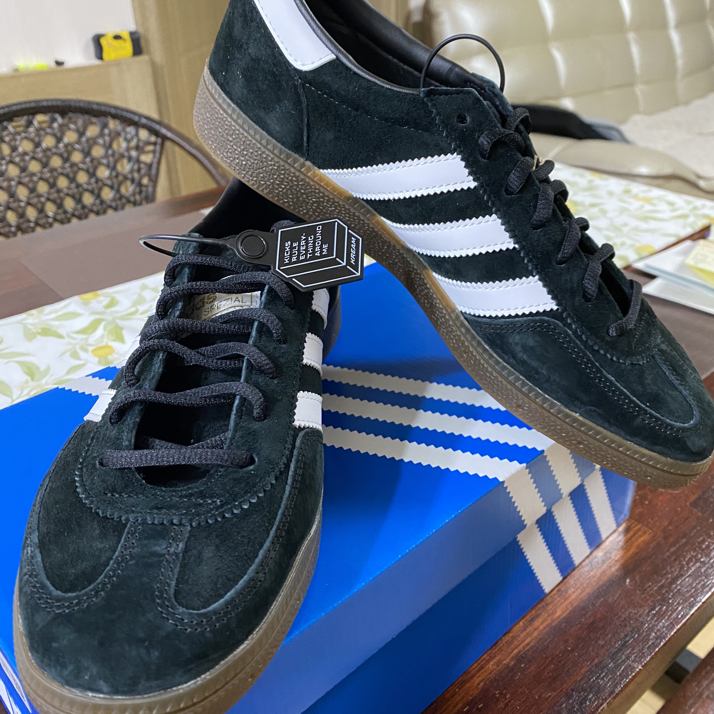 Adidas Spezial Handball Core Black 착용 스타일