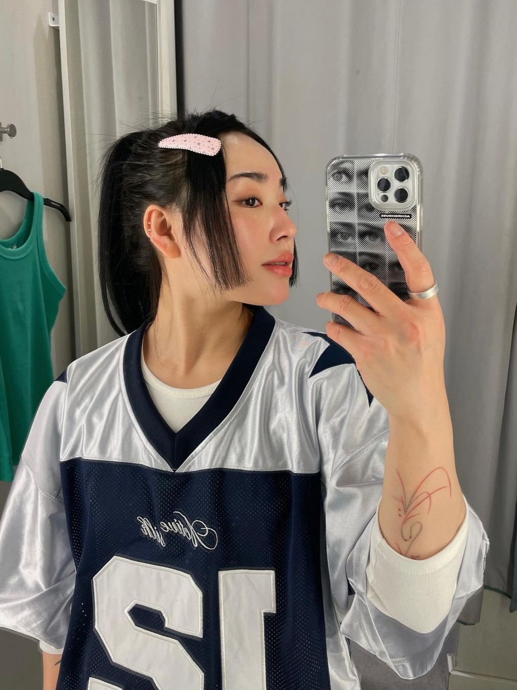 2000Archives Football T-Shirt Navy 착용 스타일 - 1