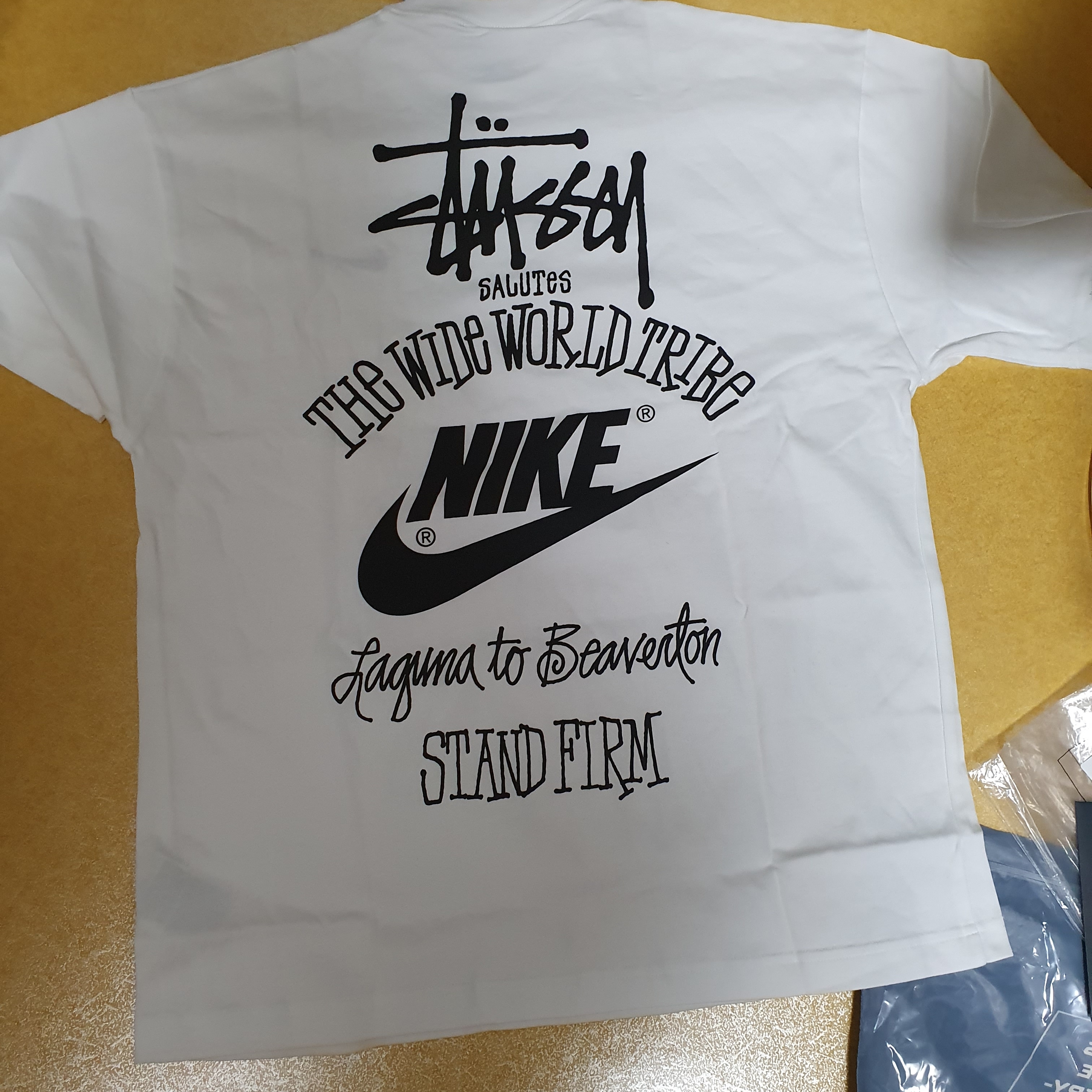 Nike x Stussy T-Shirt White (DV1774-100) 착용 스타일 - 2