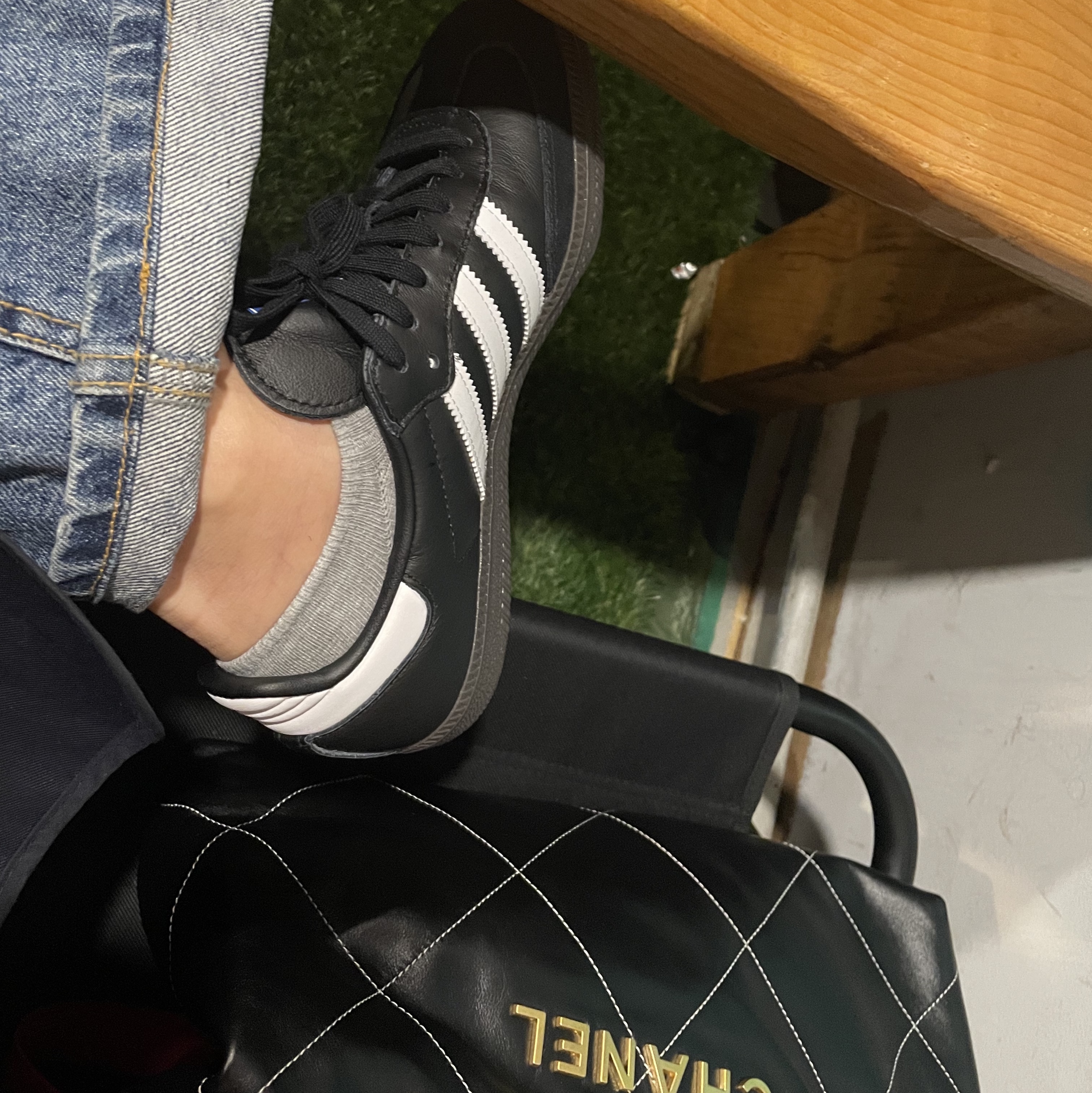 Adidas Samba OG Black White Gum 착용 스타일