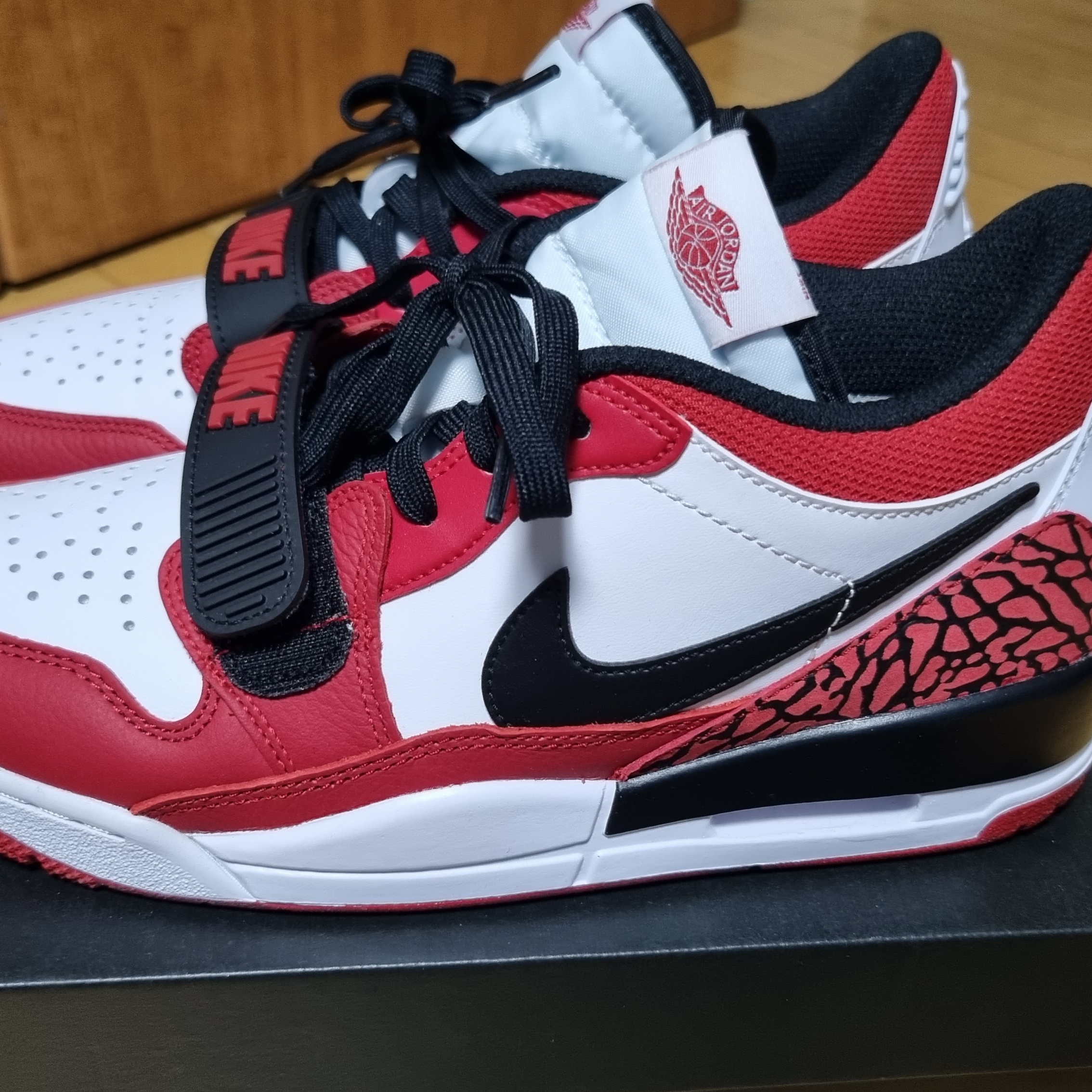 Jordan Legacy 312 Low Chicago 2022 착용 스타일 - 3