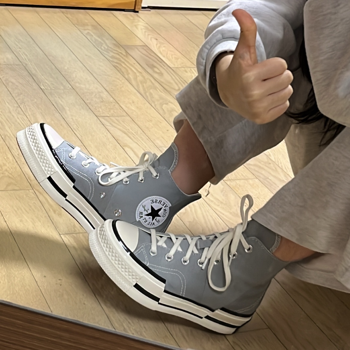 Converse Chuck 70 Plus Trance Form Ash Stone 착용 스타일