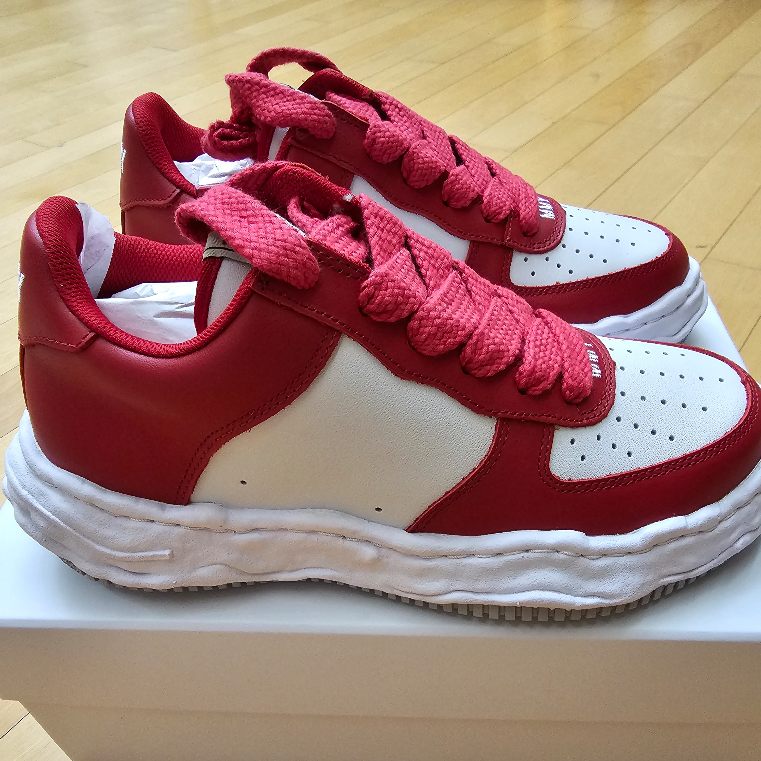 Maison Mihara Yasuhiro Wayne OG Sole Leather Low-top Sneakers Red, Jordan 1 Retro High OG Chicago 2022 착용 스타일 - 3