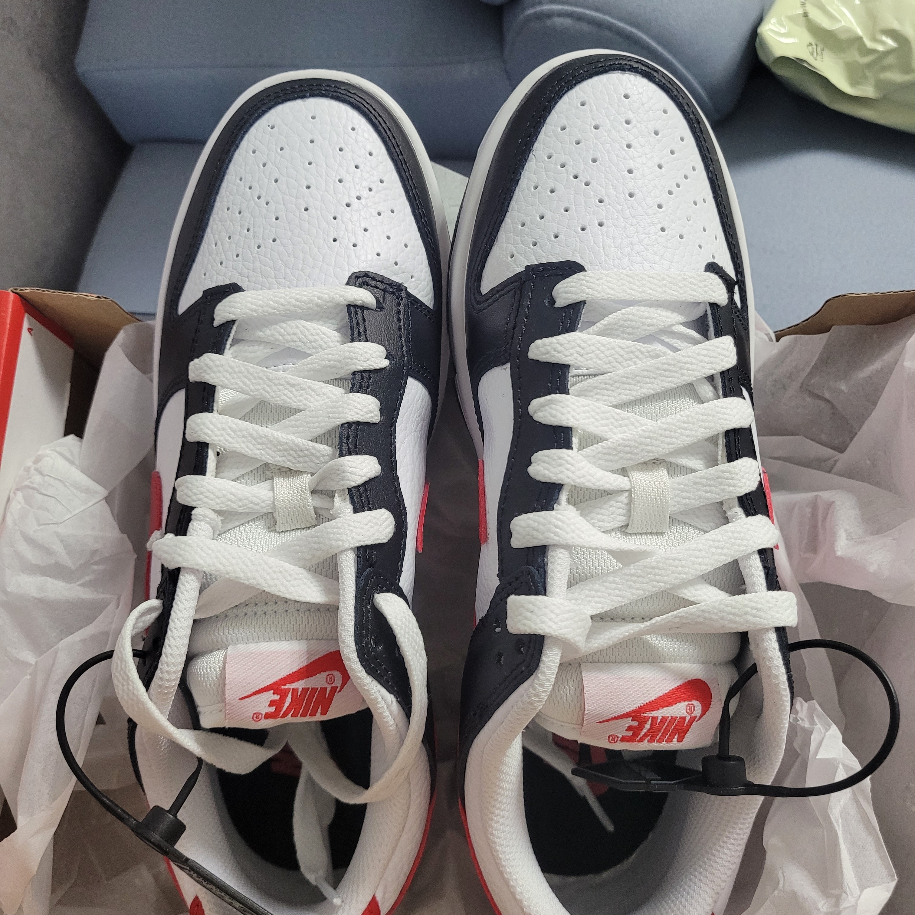 Nike Dunk Low Retro Black University Red 착용 스타일 - 1