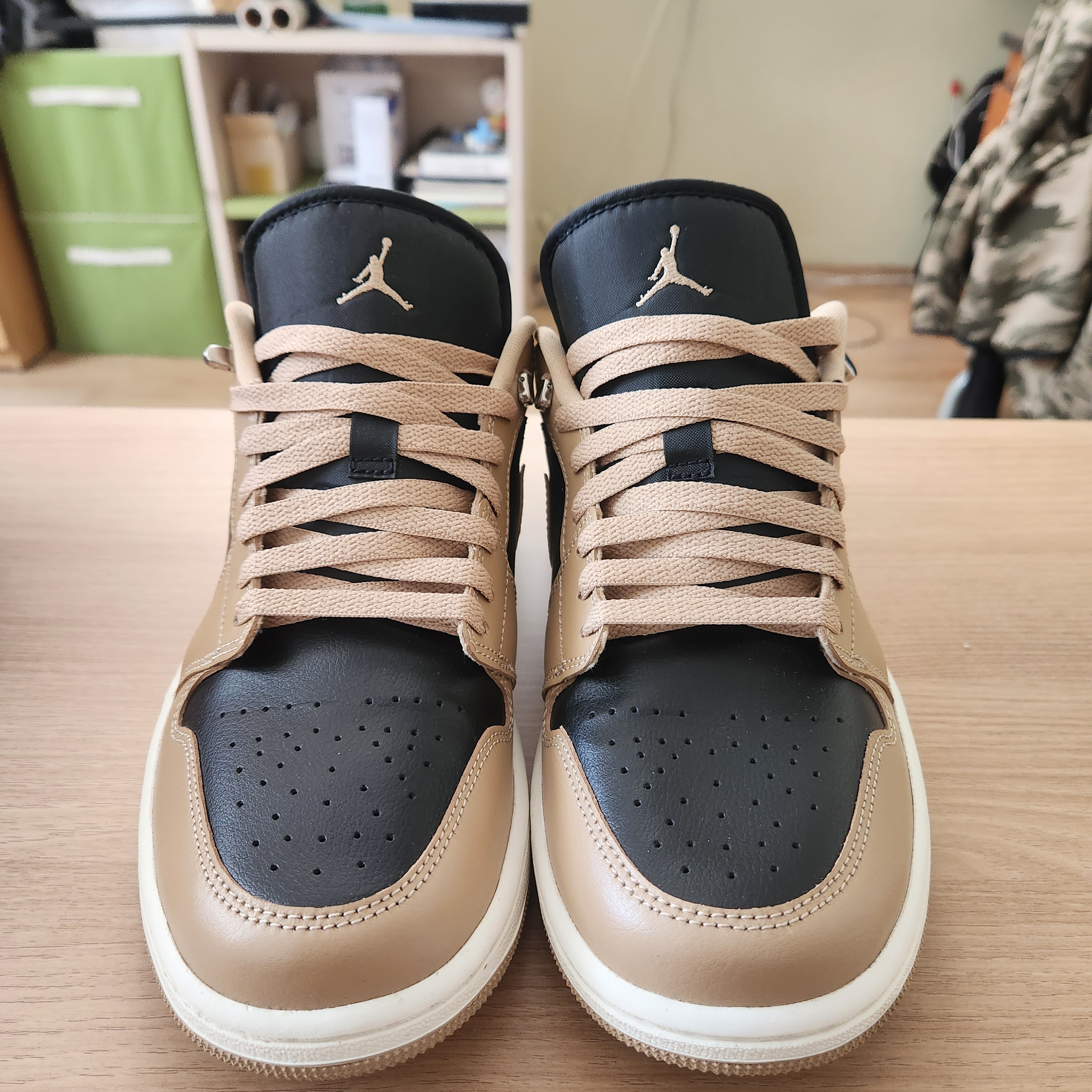 (W) Jordan 1 Low Desert Sail 착용 스타일 - 2