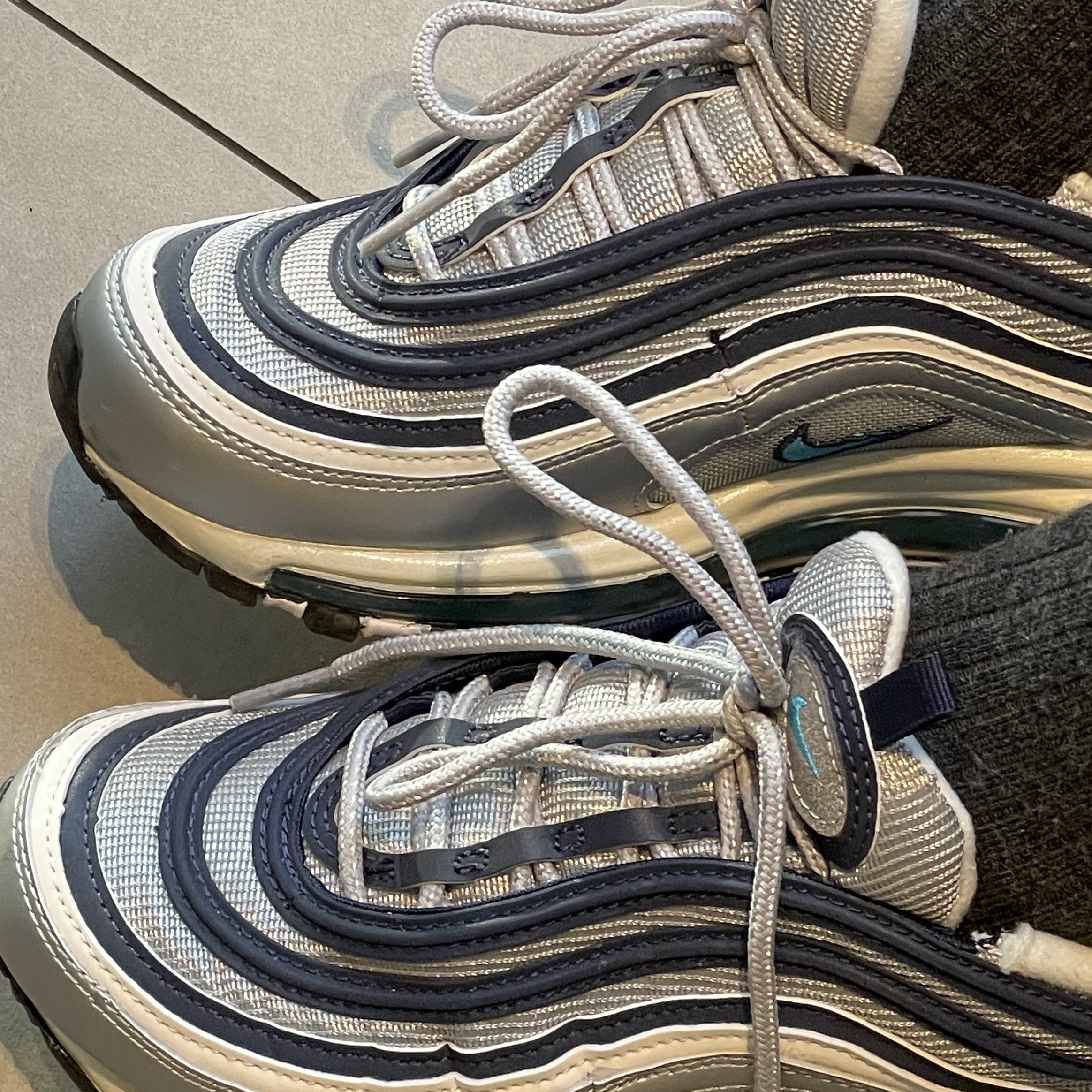 (W) Nike Air Max 97 OG Metallic Silver and Chlorine Blue 착용 스타일