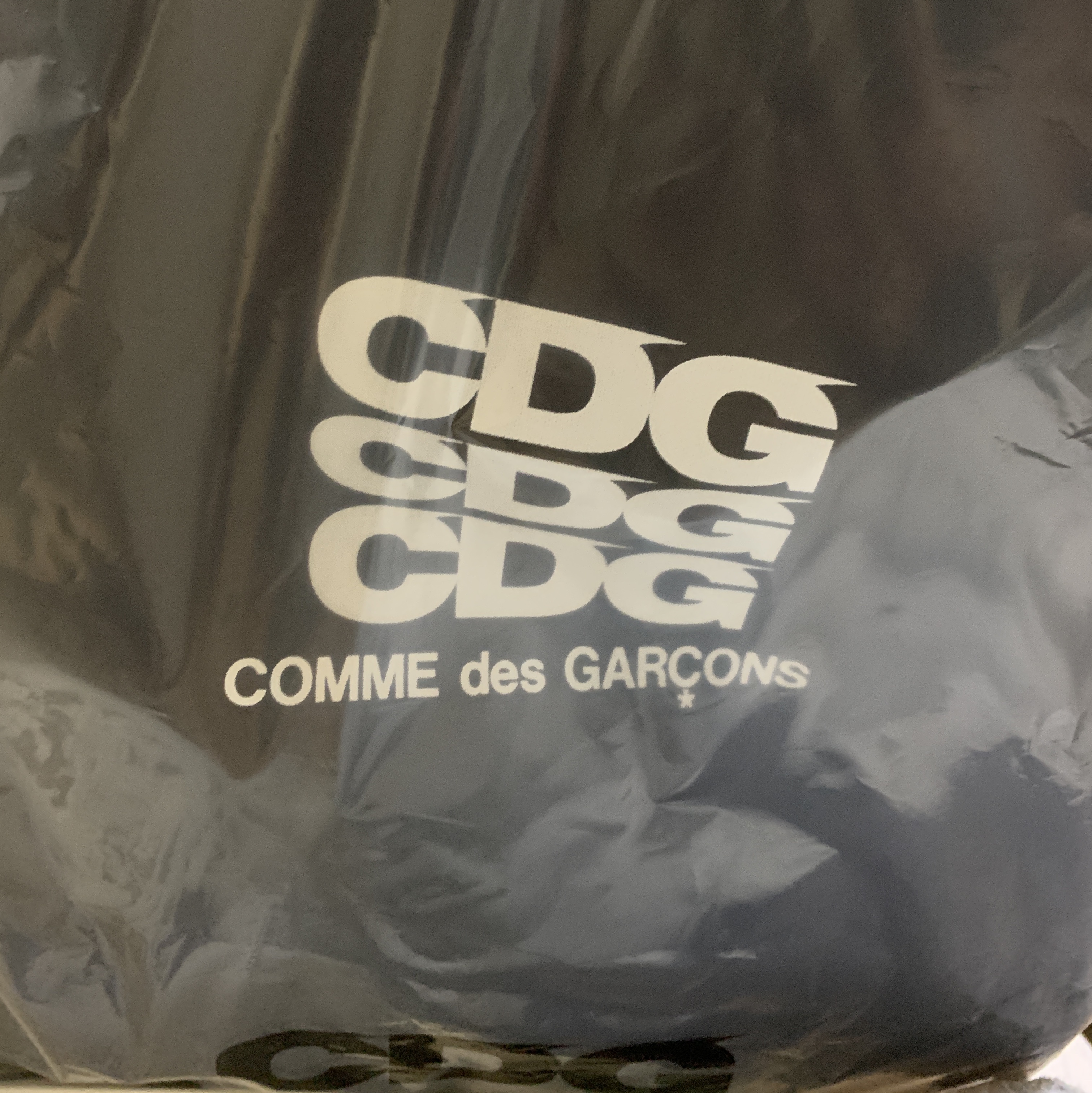 CDG Backpack Black 착용 스타일