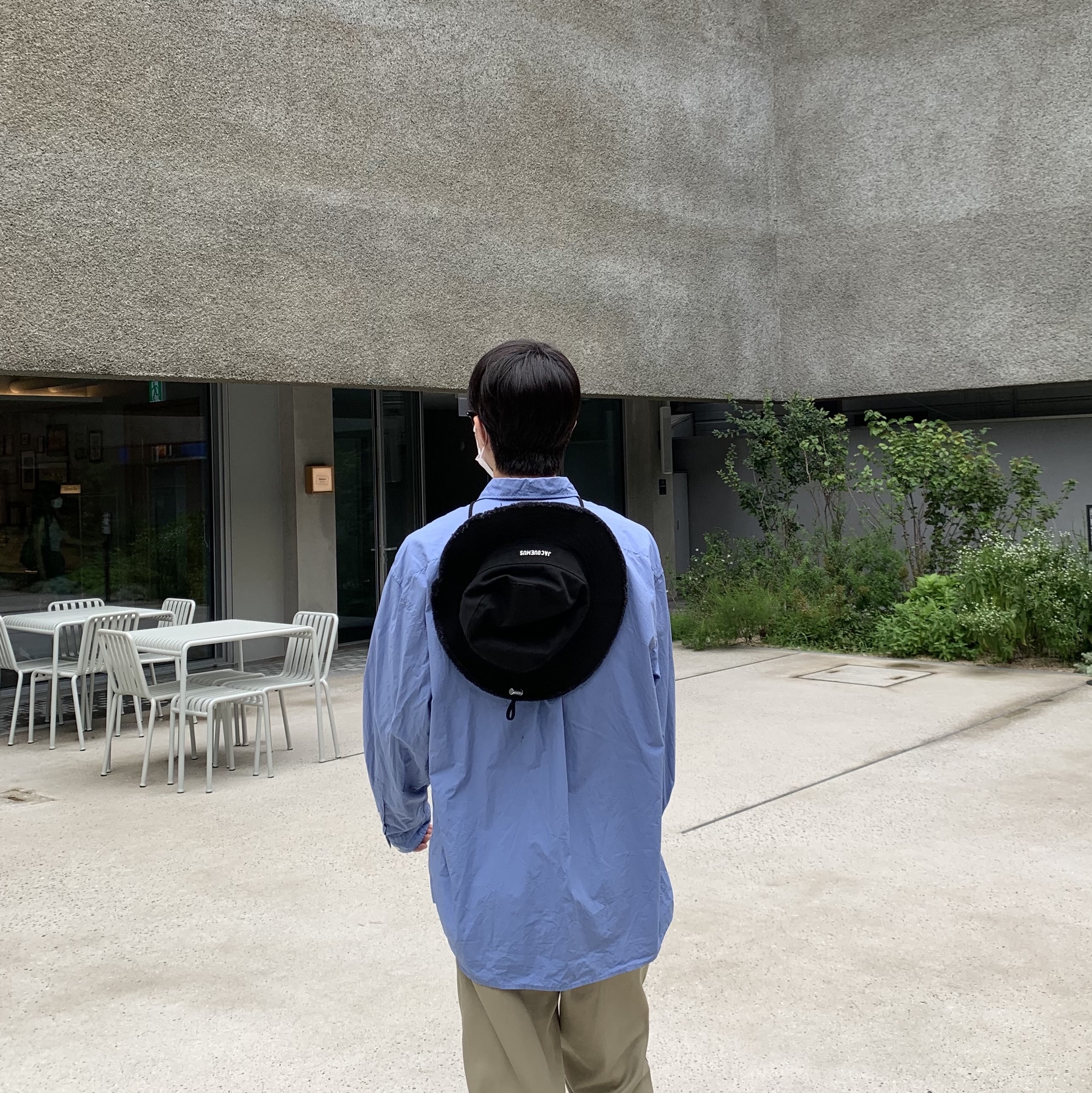 Jacquemus Le Bob Artichaut Bucket Hat Black 착용 스타일