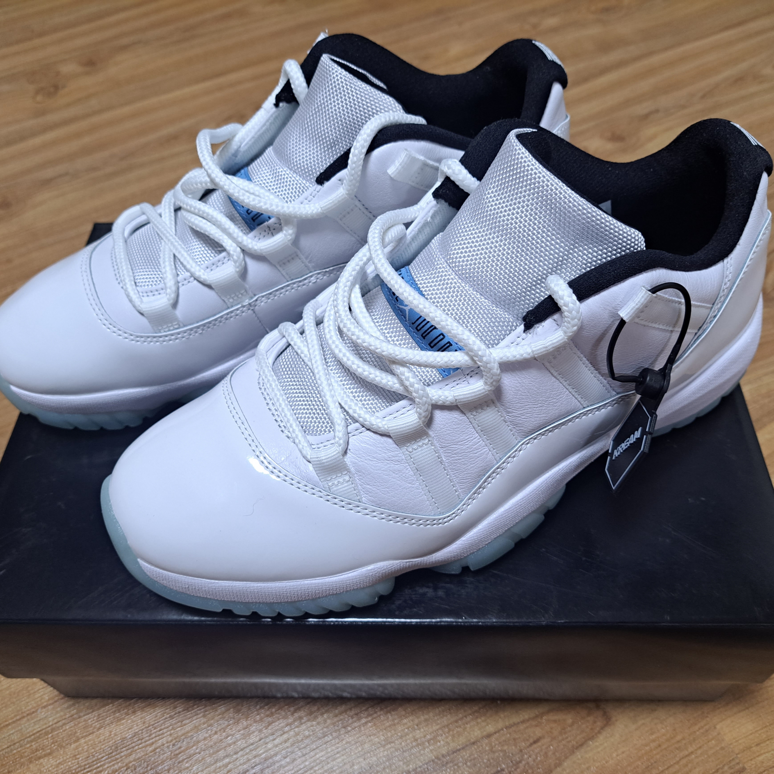 Jordan 11 Retro Low Legend Blue 착용 스타일