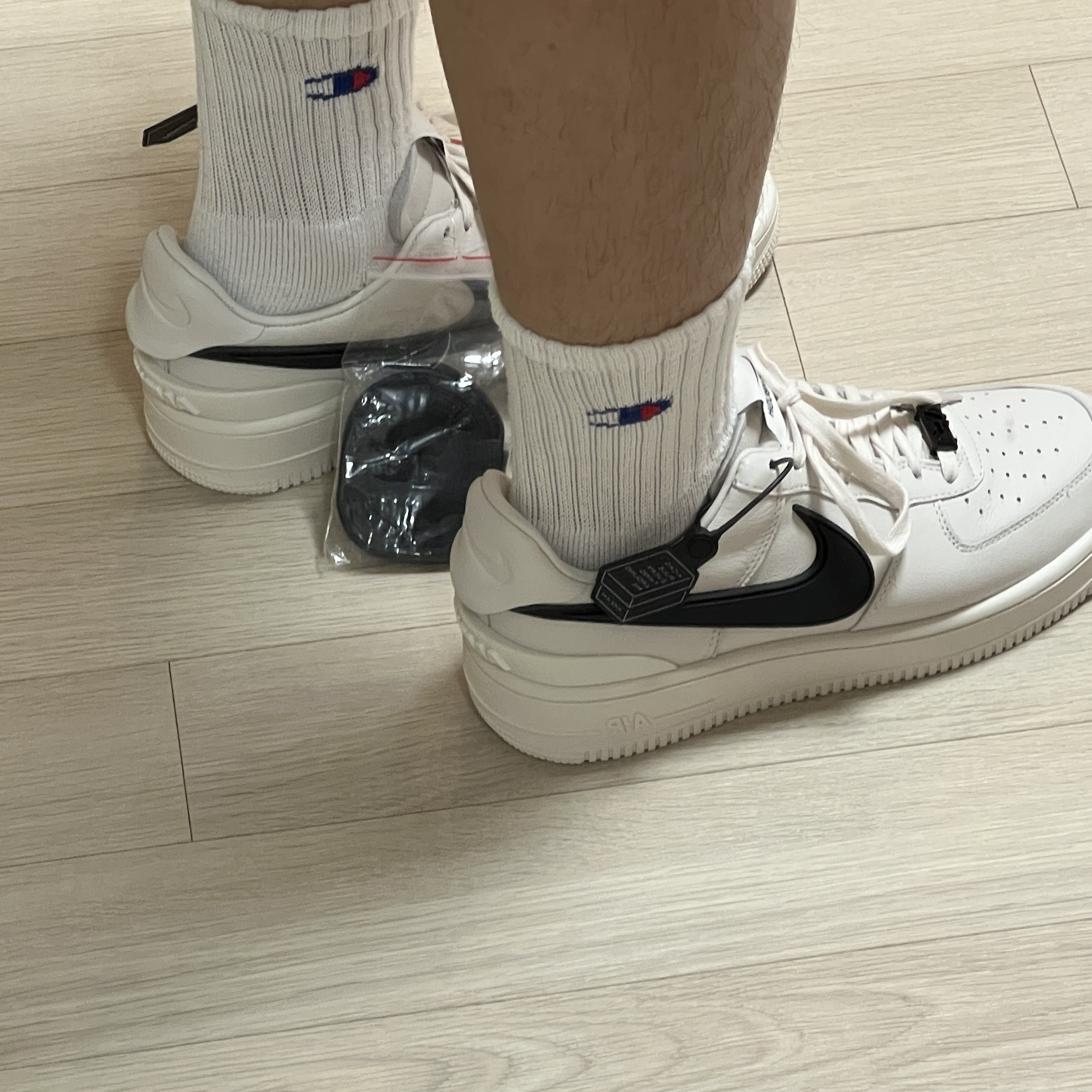 Nike x Ambush Air Force 1 Low SP Phantom 착용 스타일 - 1