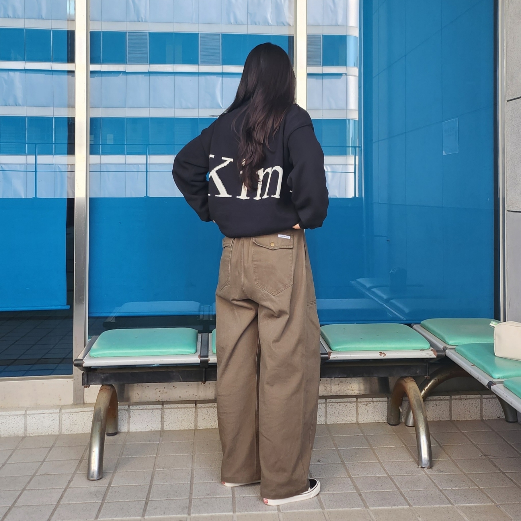 Matin Kim Big Logo Knit Pullover Black, Vans Vault OG Classic Slip-On LX Black 착용 스타일