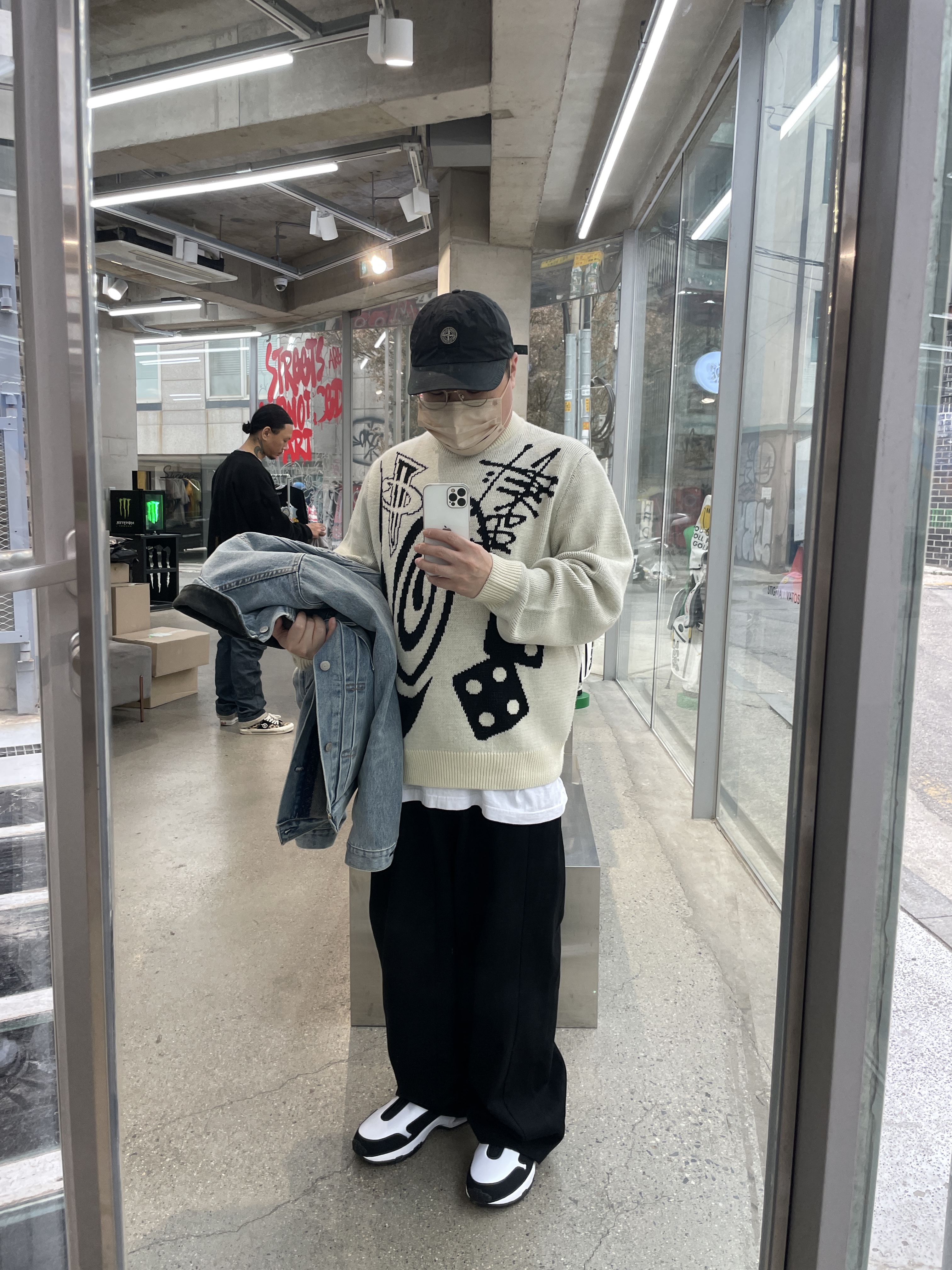 Nike x Comme des Garcons Homme Plus Air Max Sunder SP White Black, Supreme x Stone Island Painted Camo Nylon 6-Panel Dark Teal - 20FW 착용 스타일