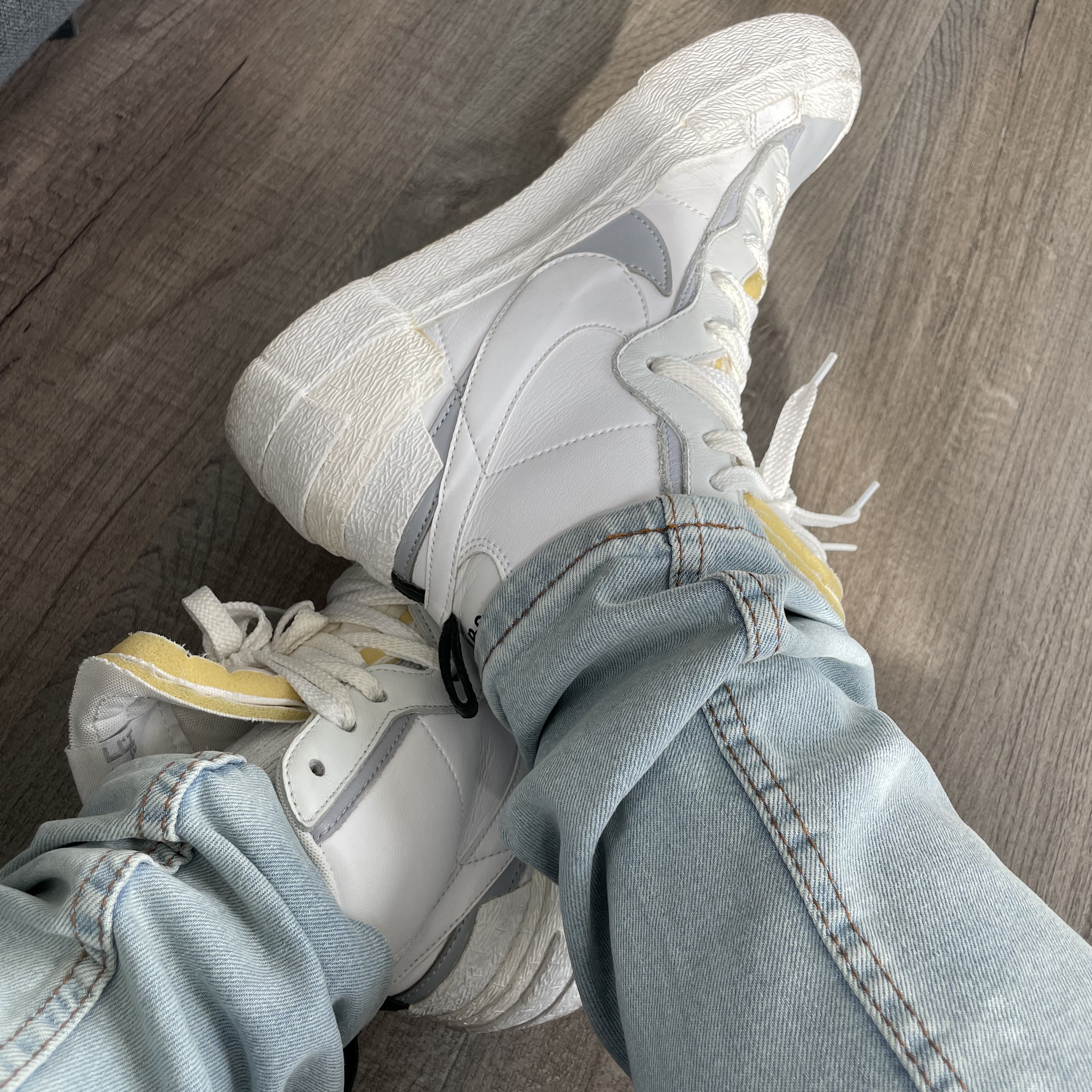 Nike x Sacai Blazer Mid White Grey 착용 스타일