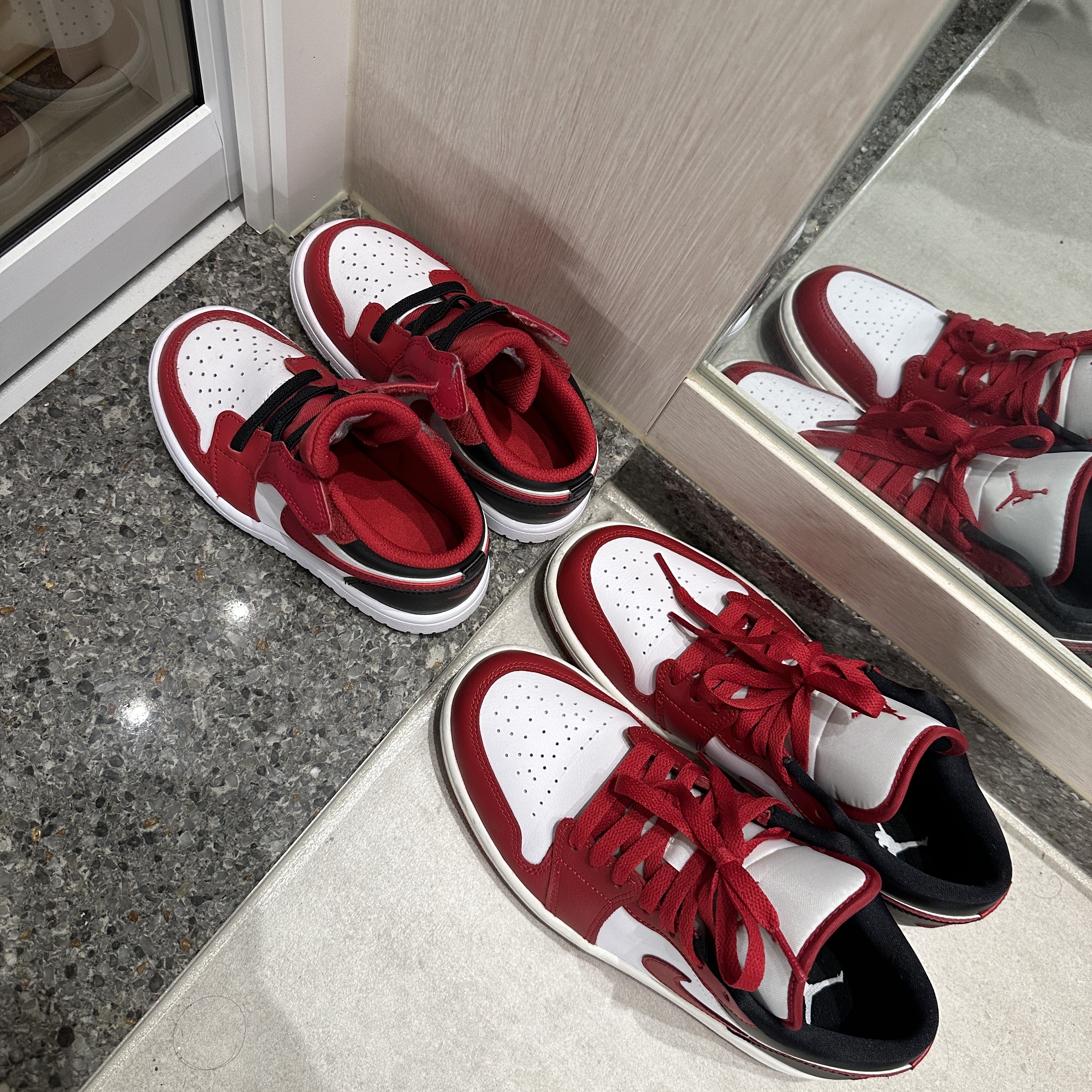 (TD) Jordan 1 Low Alt White Gym Red Black 착용 스타일