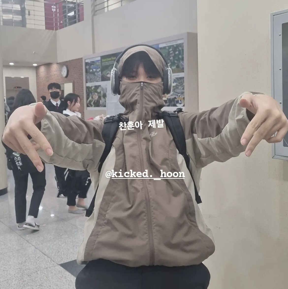 Sansan Gear Alpha Jacket Brown - 22FW, Apple AirPods Max Lightning Space Gray (Korean Ver.) 착용 스타일