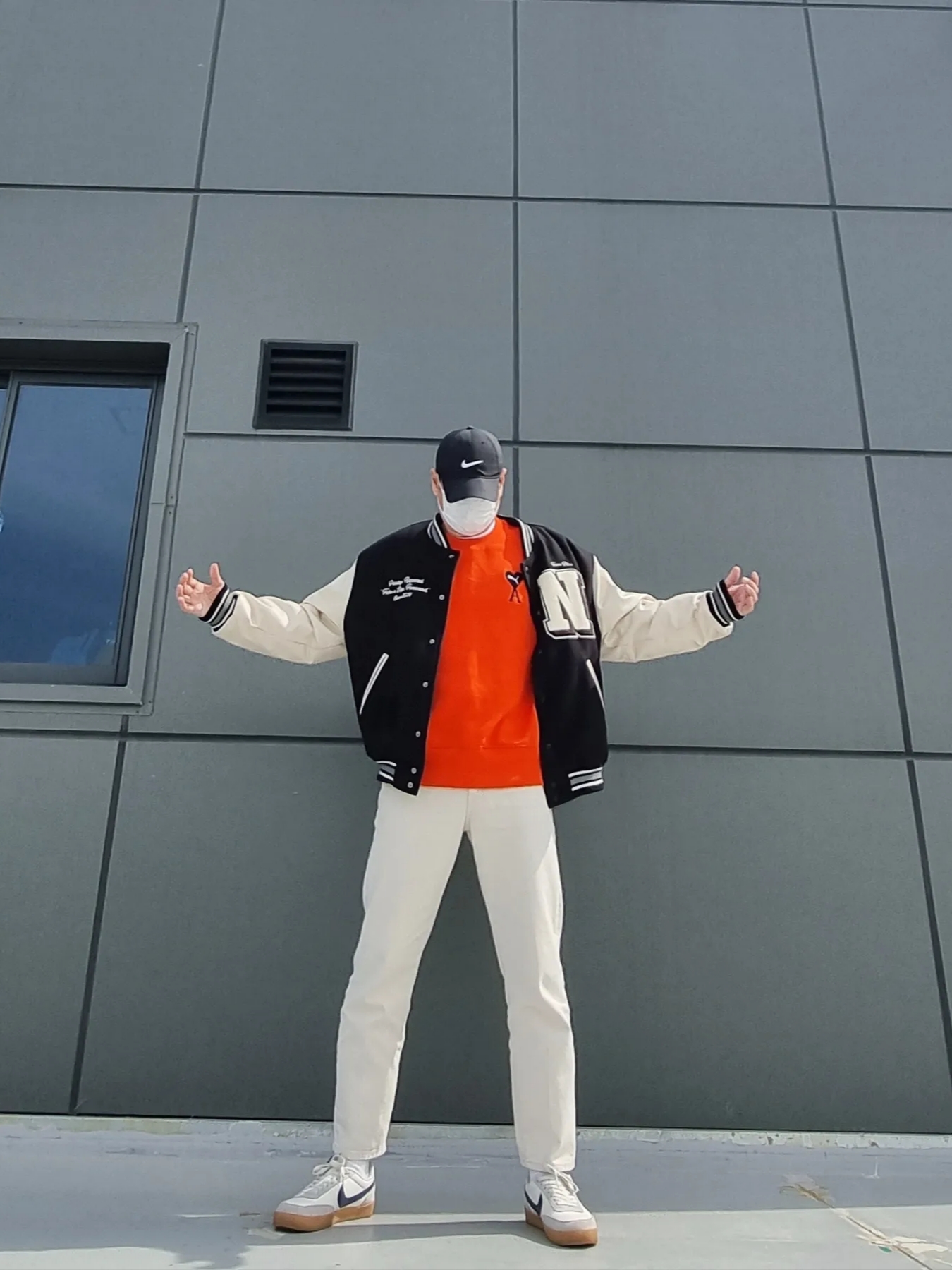 Puma x AMI Crewneck Sweatshirt Orange, Nike x J.Crew Killshot 2 Sail Midnight Navy 착용 스타일 - 2