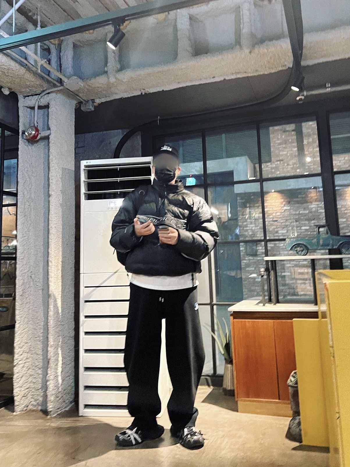 Balenciaga 3XL Sneakers Black White, Zara x Ader Error Jogger Pants Black 착용 스타일 - 2