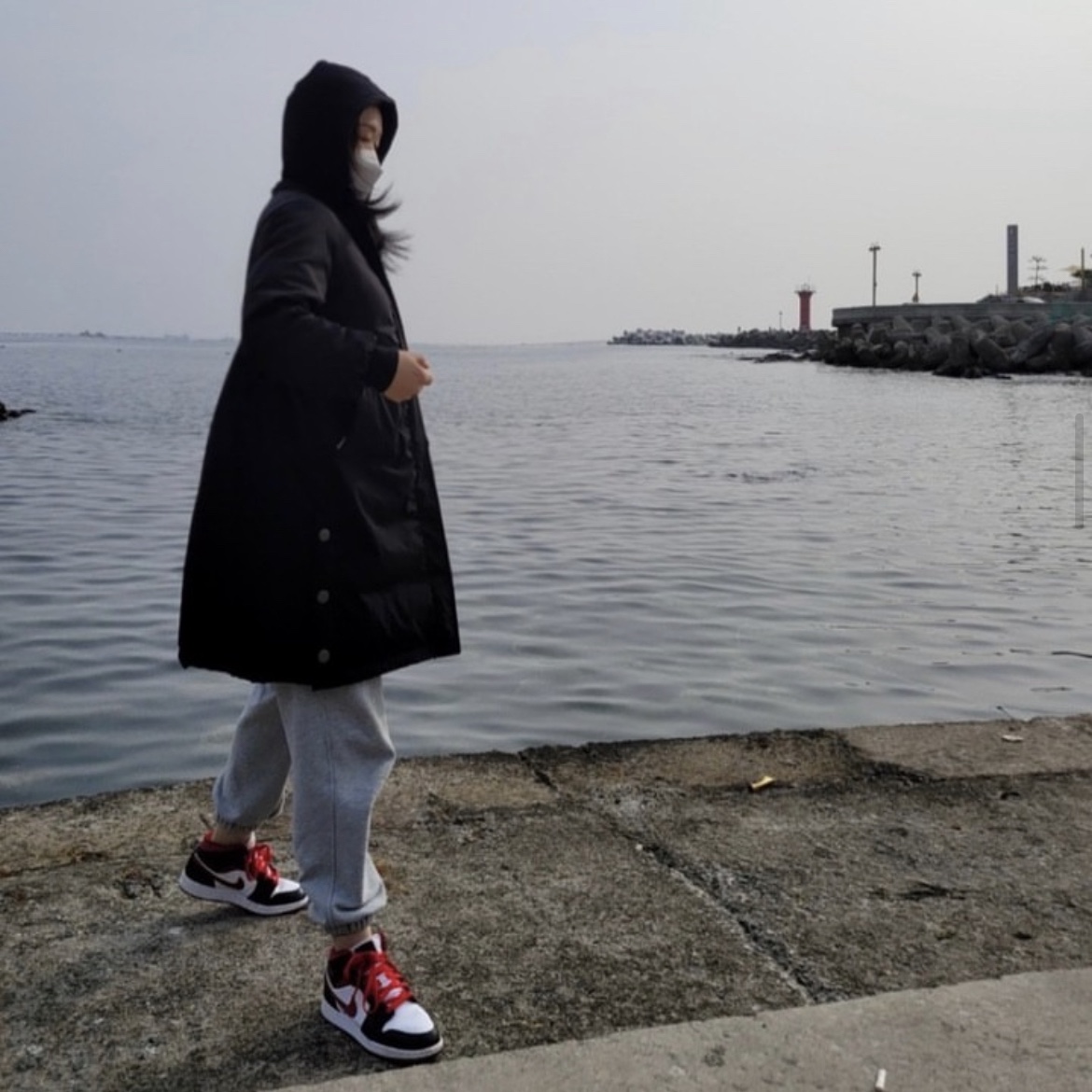 (GS) Jordan 1 Mid Gym Red Black White 착용 스타일