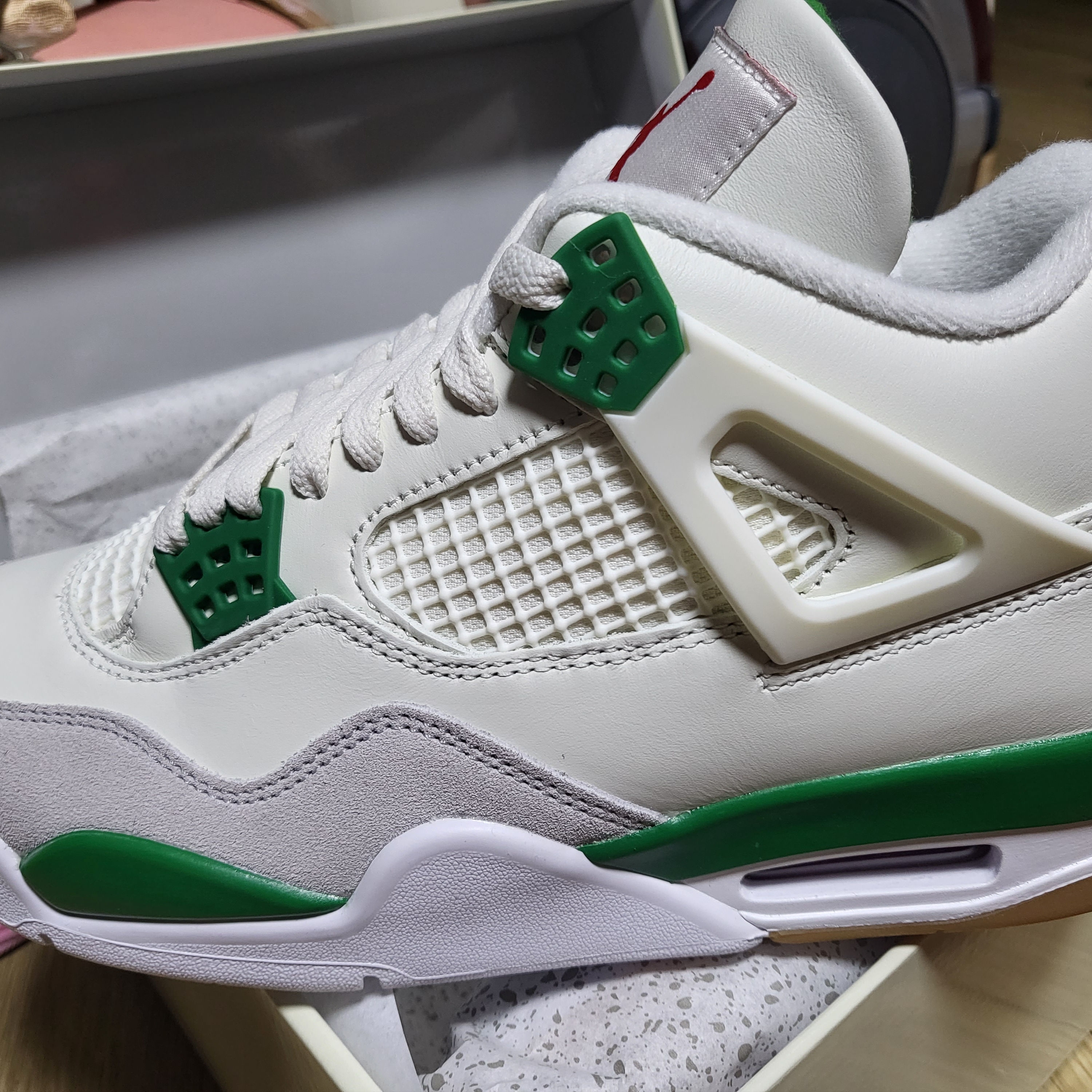 Jordan 4 x Nike SB Retro SP Pine Green 착용 스타일 - 3