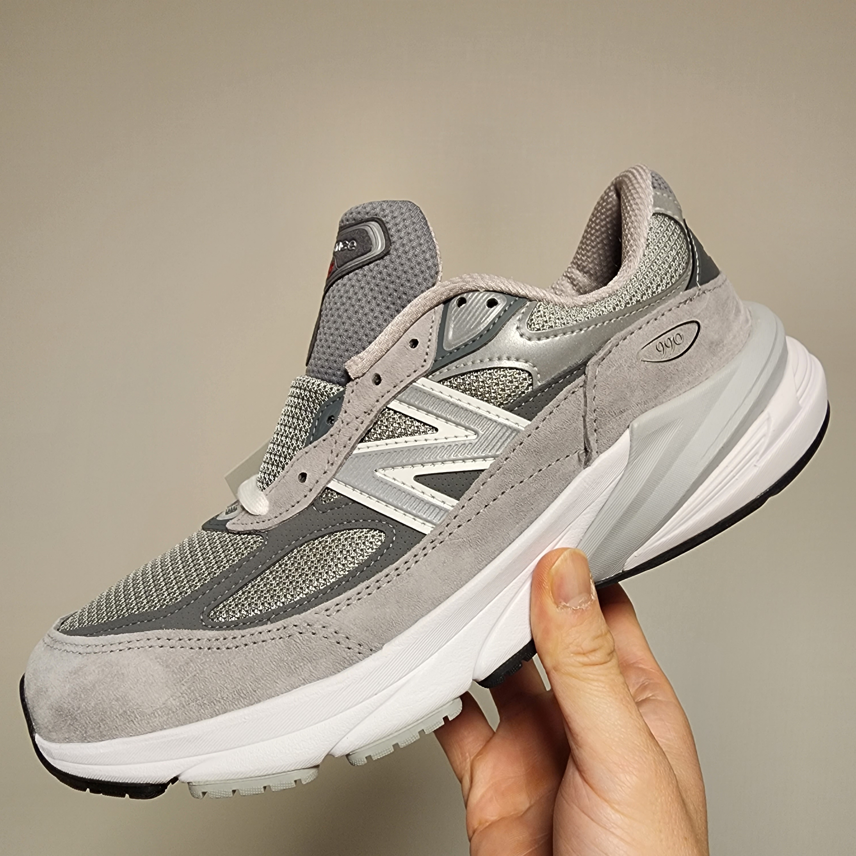 New Balance 990v6 Made in USA Grey - D Standard 착용 스타일 - 1