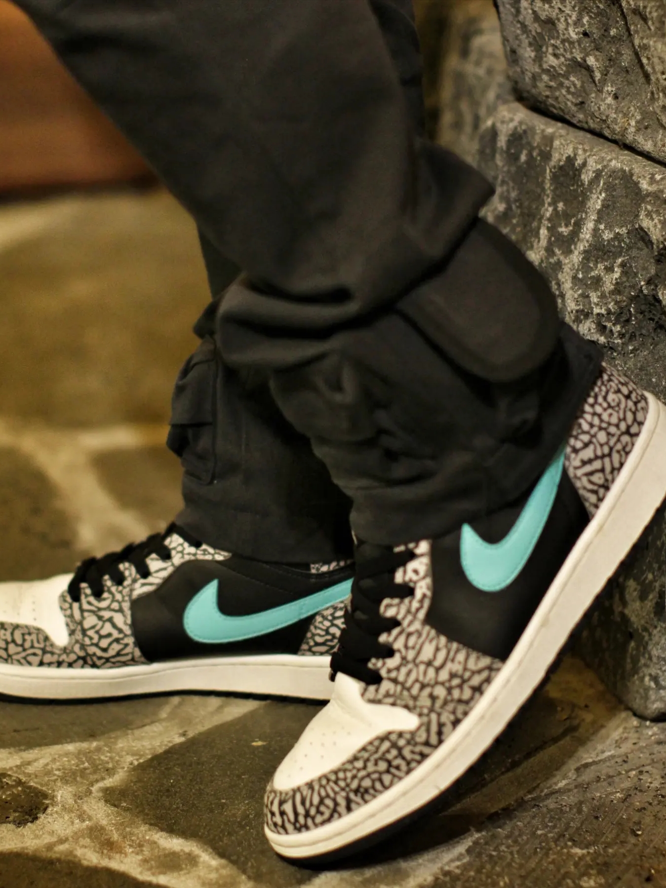 Jordan 1 Retro High Black Elephant Print 착용 스타일 - 4