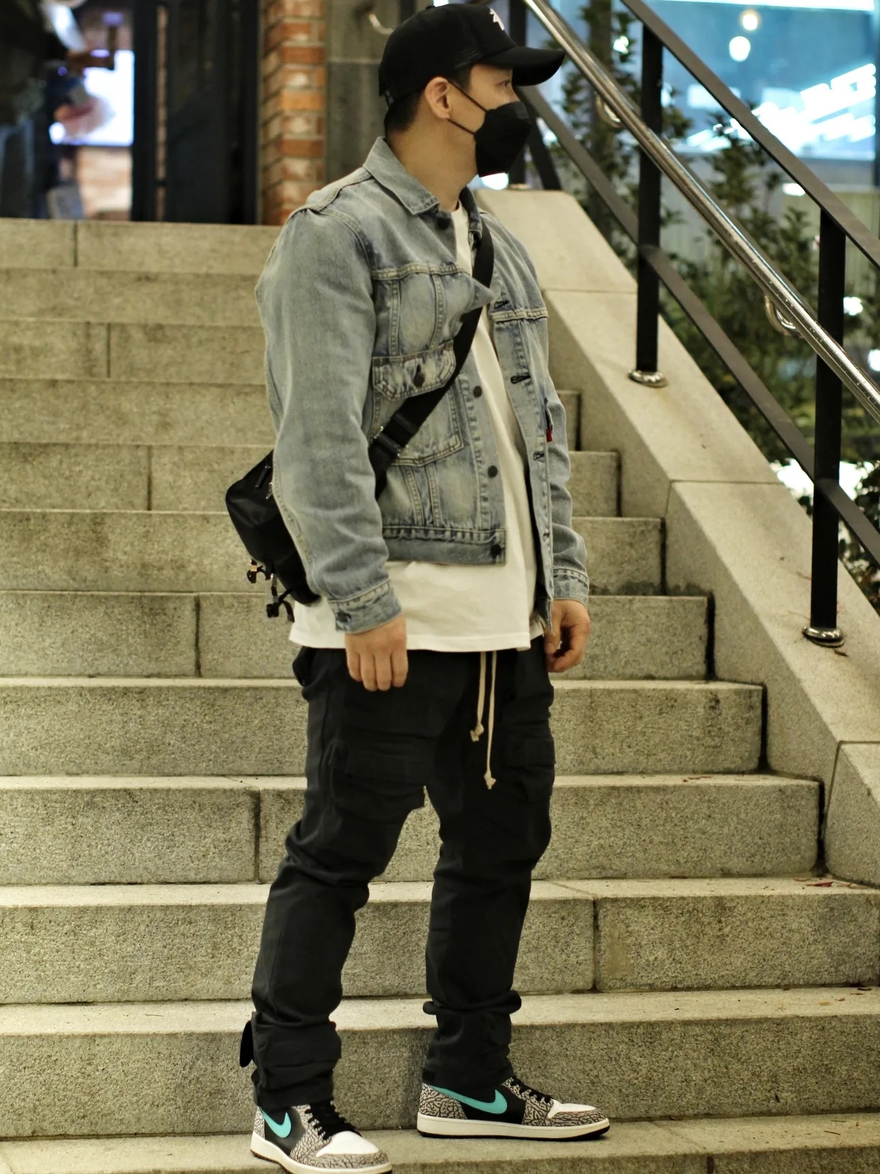 Jordan 1 Retro High Black Elephant Print 착용 스타일 - 2