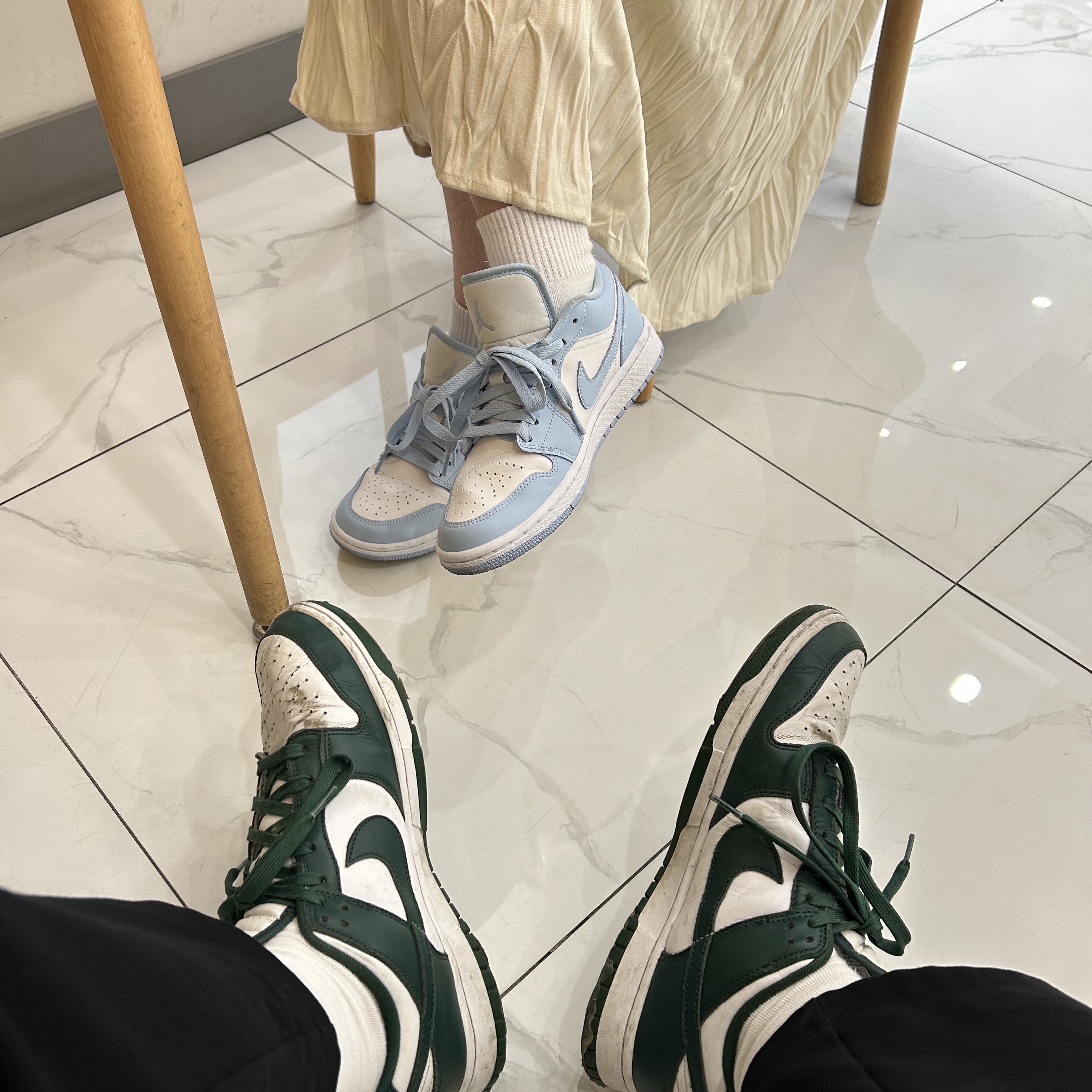 (W) Jordan 1 Low White Ice Blue, Nike Dunk Low Retro Varsity Green 착용 스타일