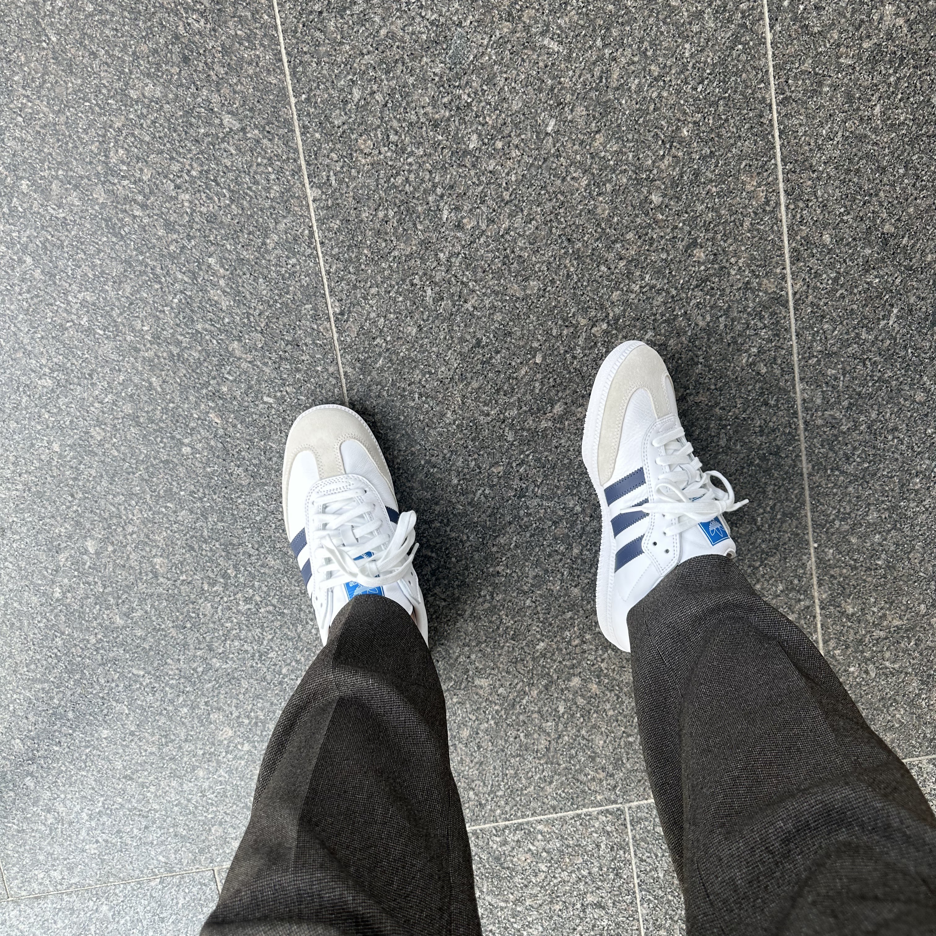 Adidas Samba ADV White Navy 착용 스타일 - 1