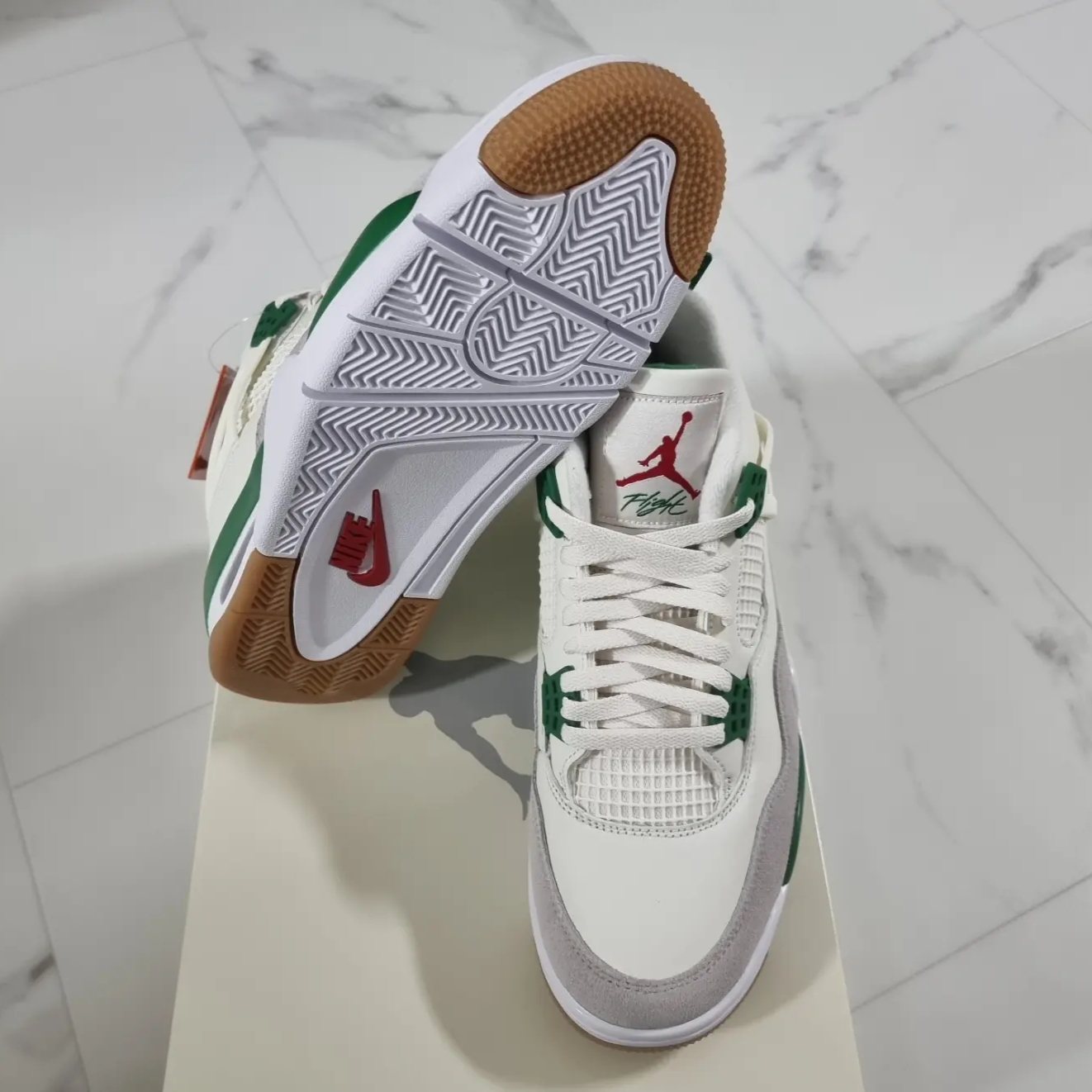 Jordan 4 x Nike SB Retro SP Pine Green 착용 스타일 - 3