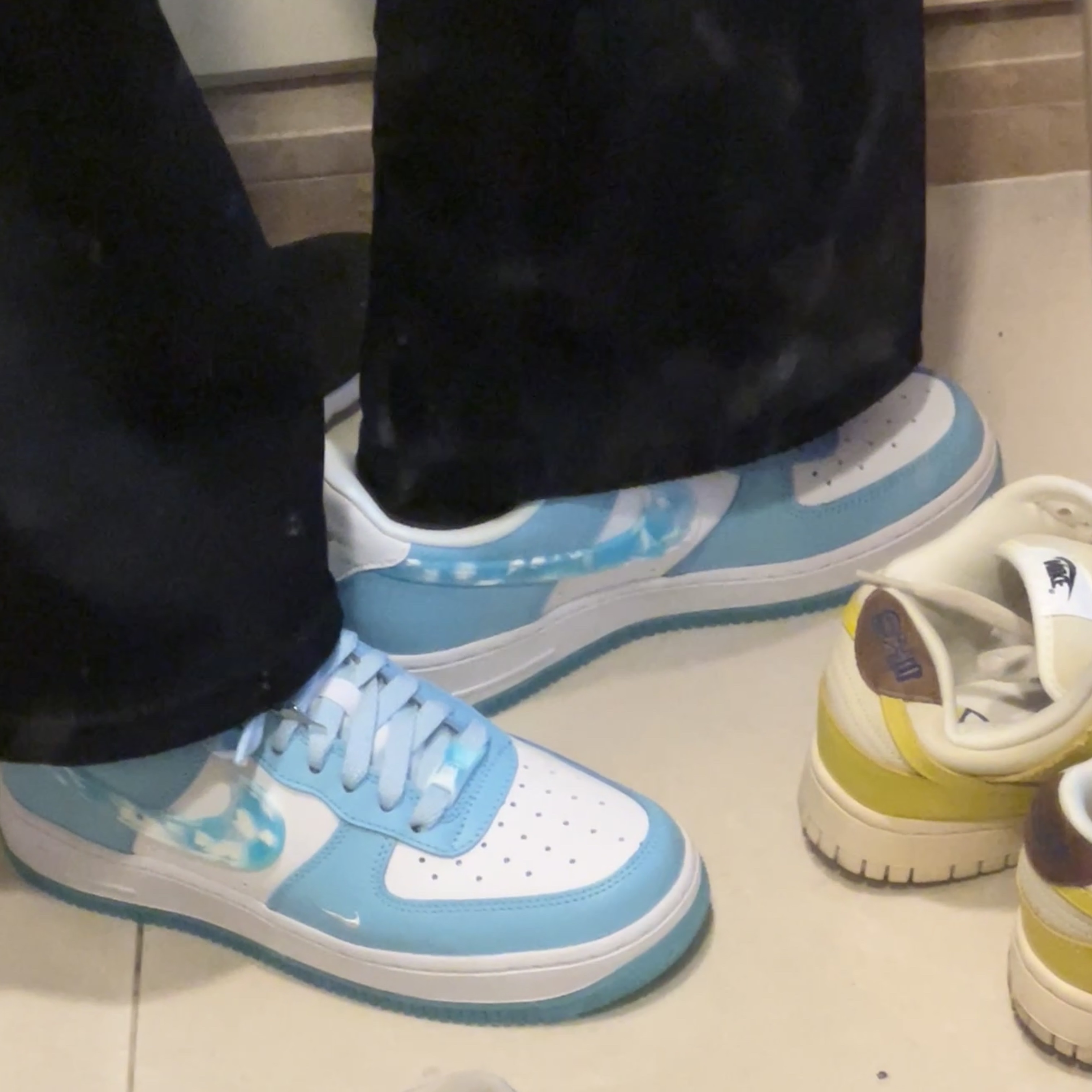 (W) Nike Air Force 1 '07 LX Celestine Blue 착용 스타일
