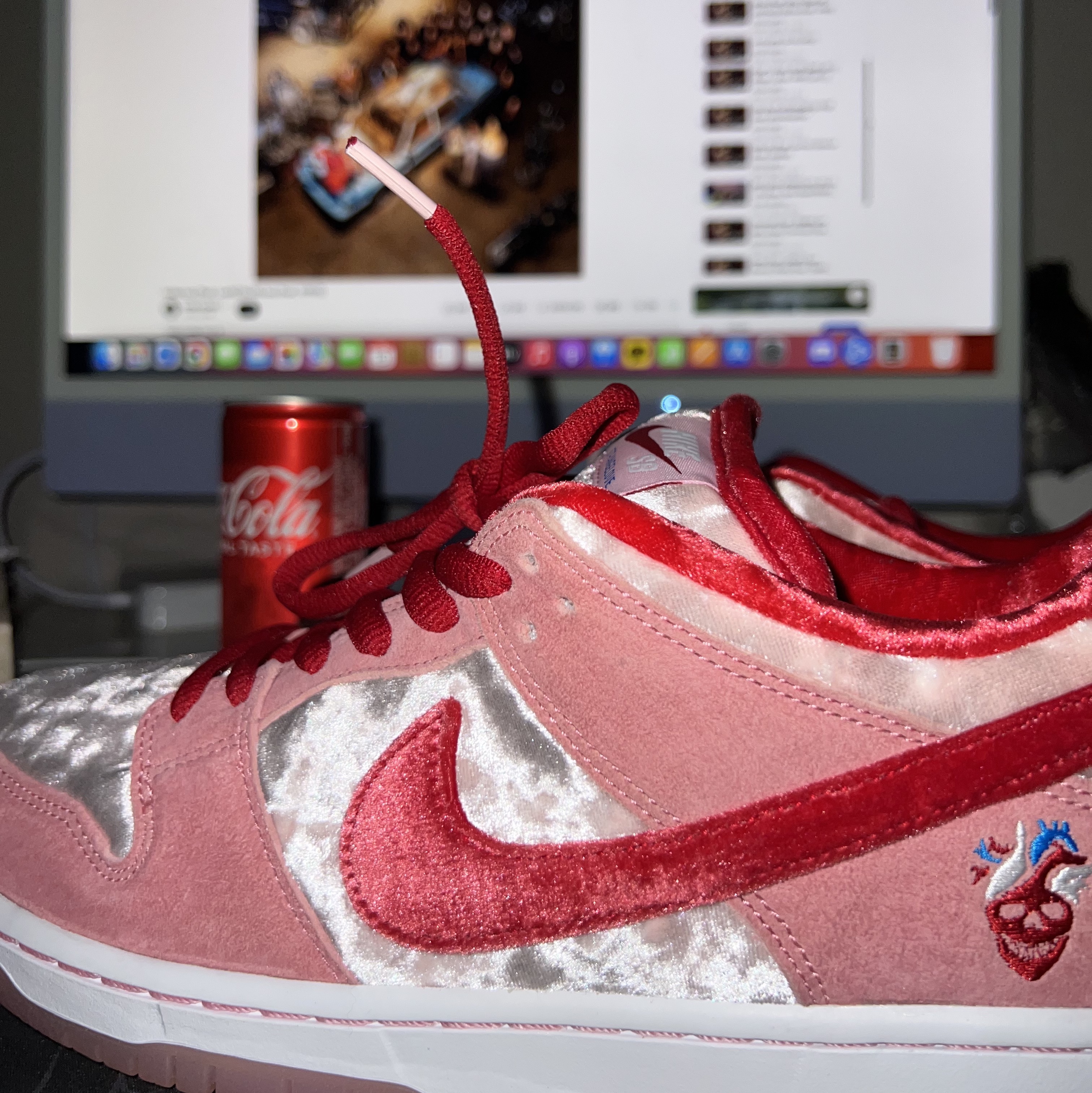 Nike x StrangeLove SB Dunk Low Pink (Regular Box) 착용 스타일