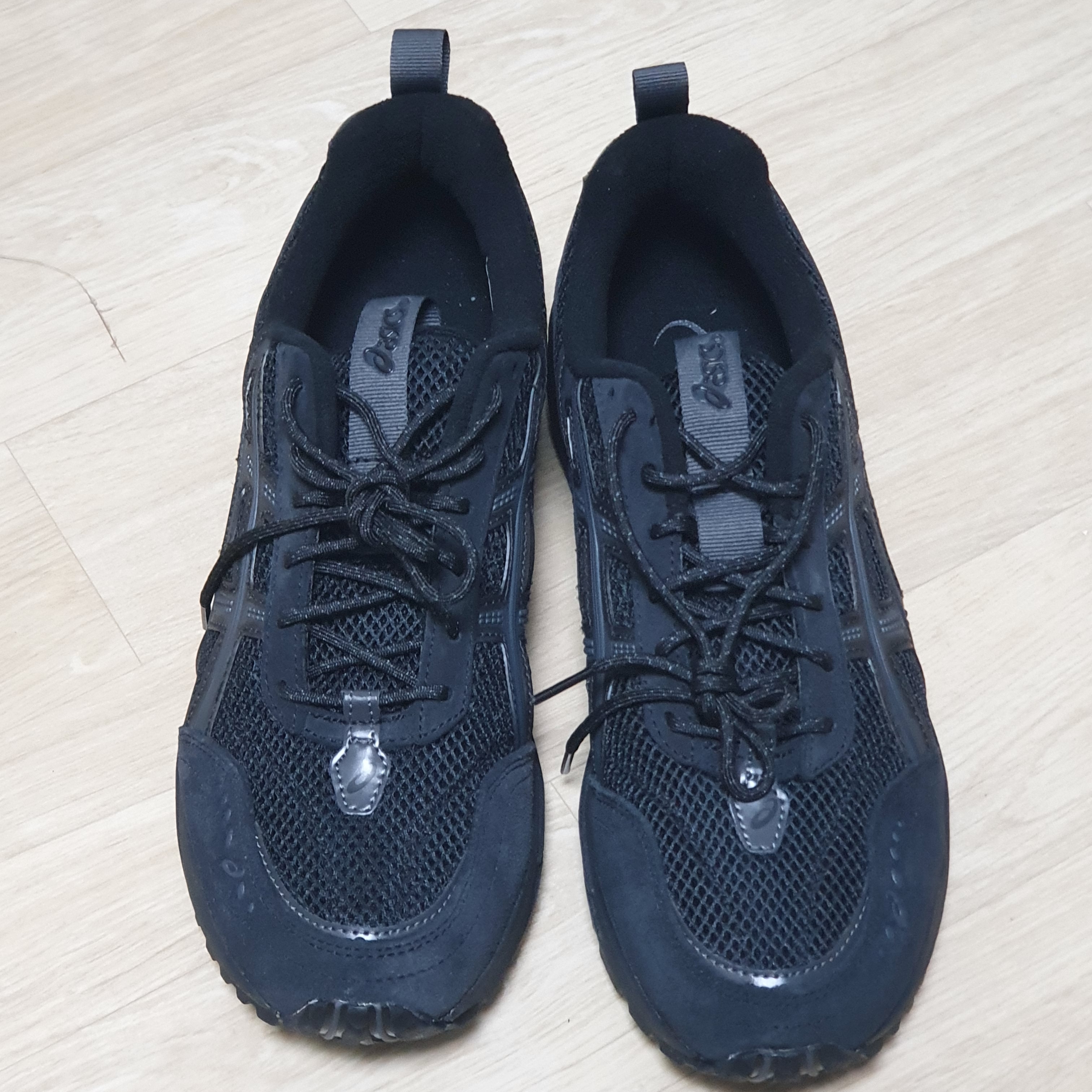 Asics Gel-1090 V2 Black 착용 스타일 - 2
