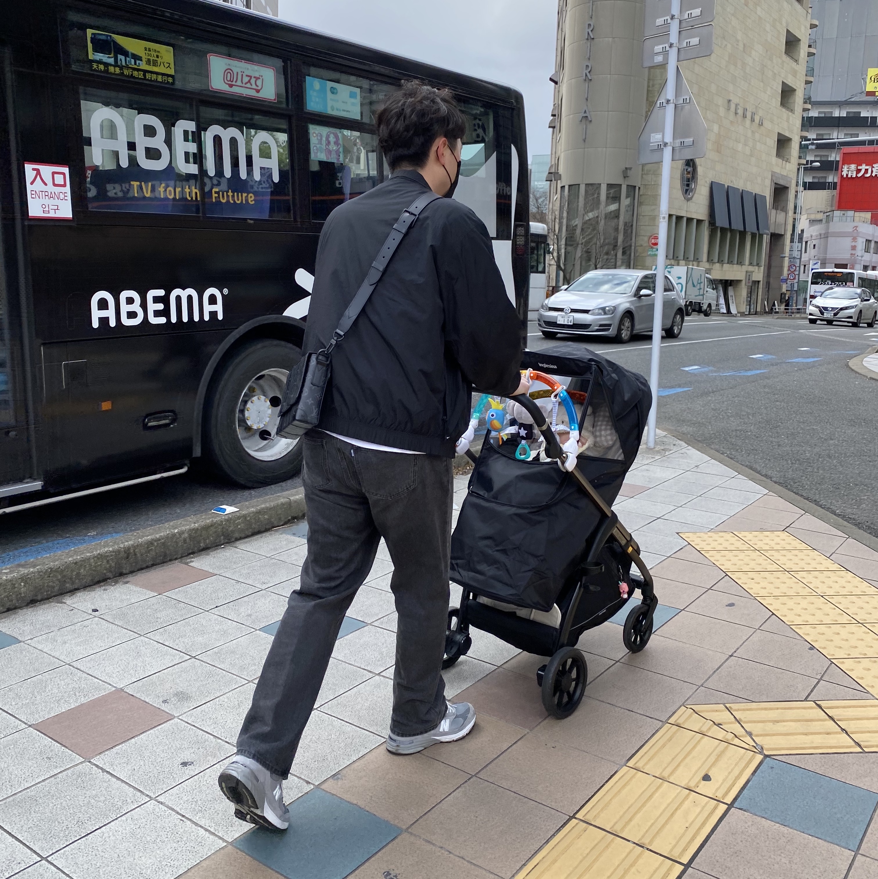 New Balance 993 Made in USA Grey - D Standard, Nike NRG Solo Swoosh Woven Track Jacket Black - US/EU 착용 스타일