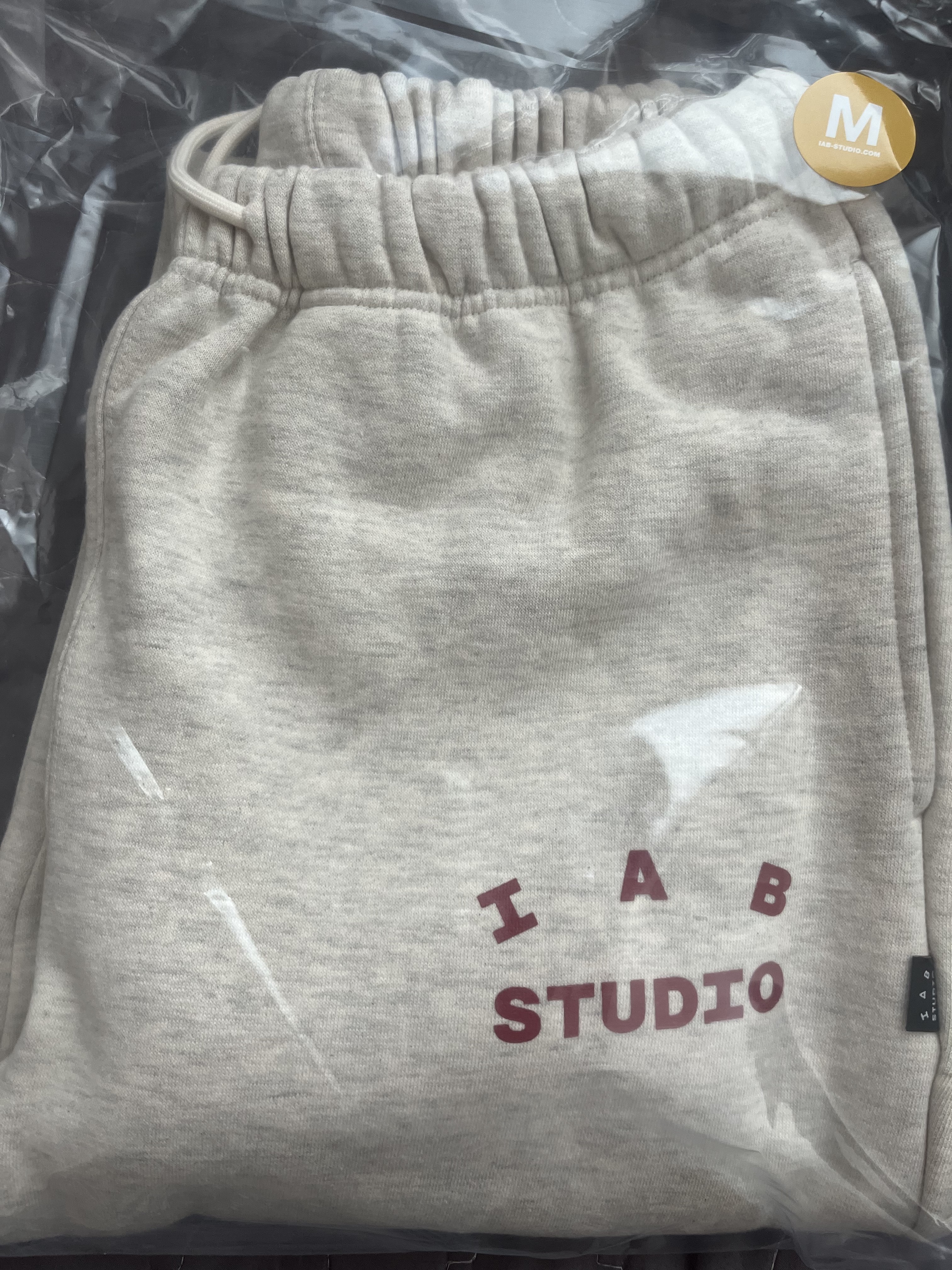 IAB Studio Sweatpants Oatmeal Burgundy - 23SS 착용 스타일