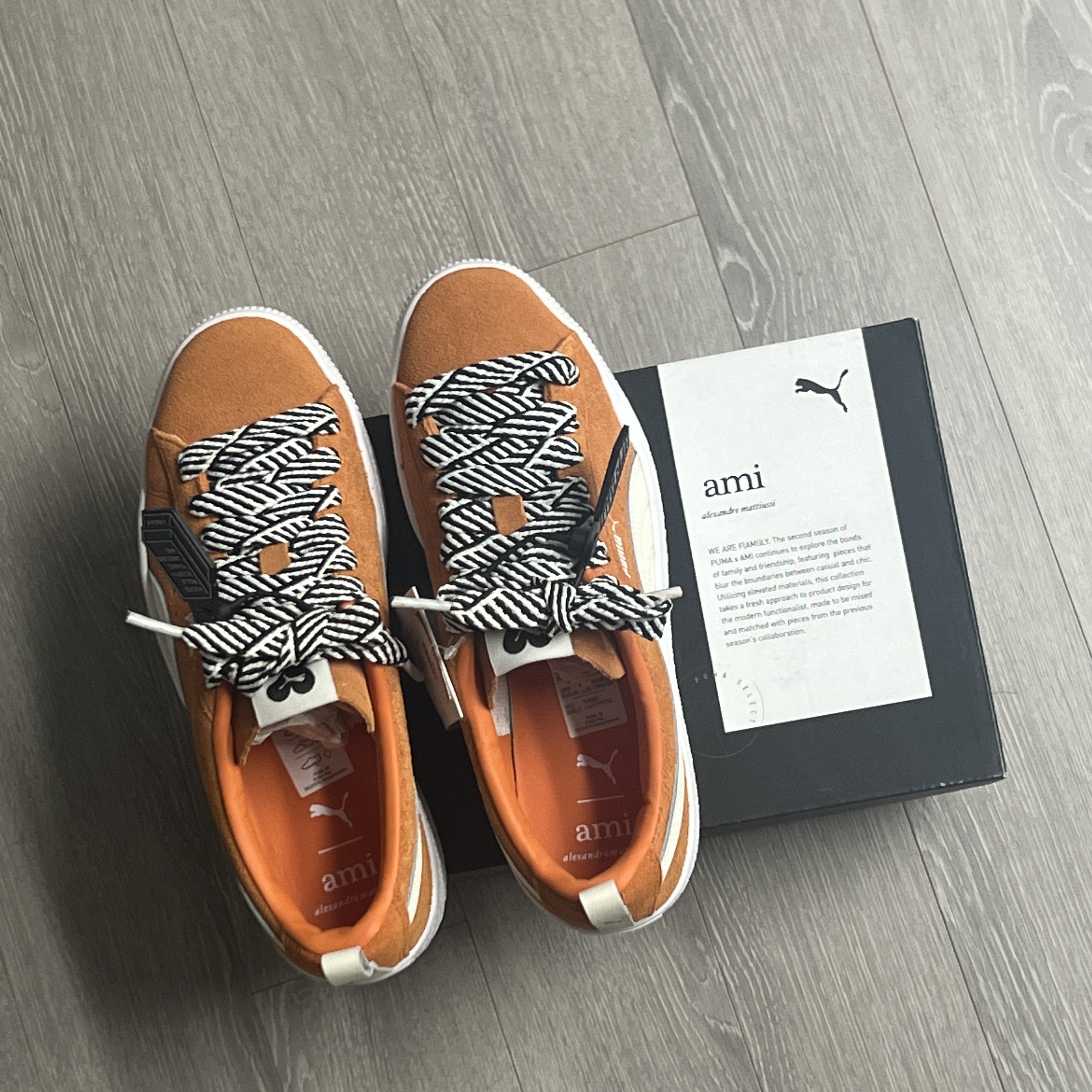 Puma x AMI Suede VTG Jaffa Orange Marshmallow 착용 스타일
