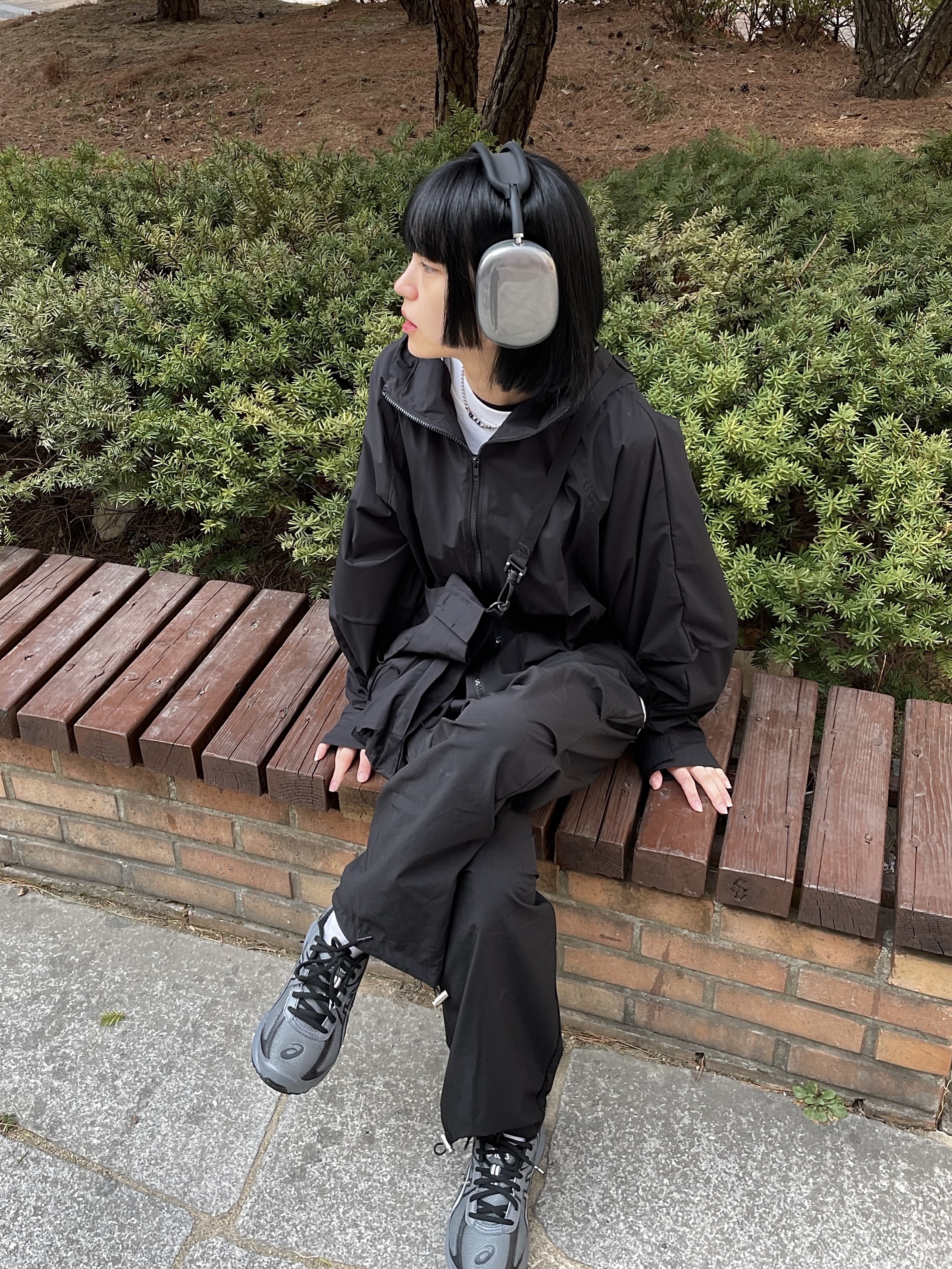 Apple AirPods Max Lightning Space Gray (Korean Ver.), Asics Jog 100 S Steel Grey - 2E Wide 착용 스타일 - 2