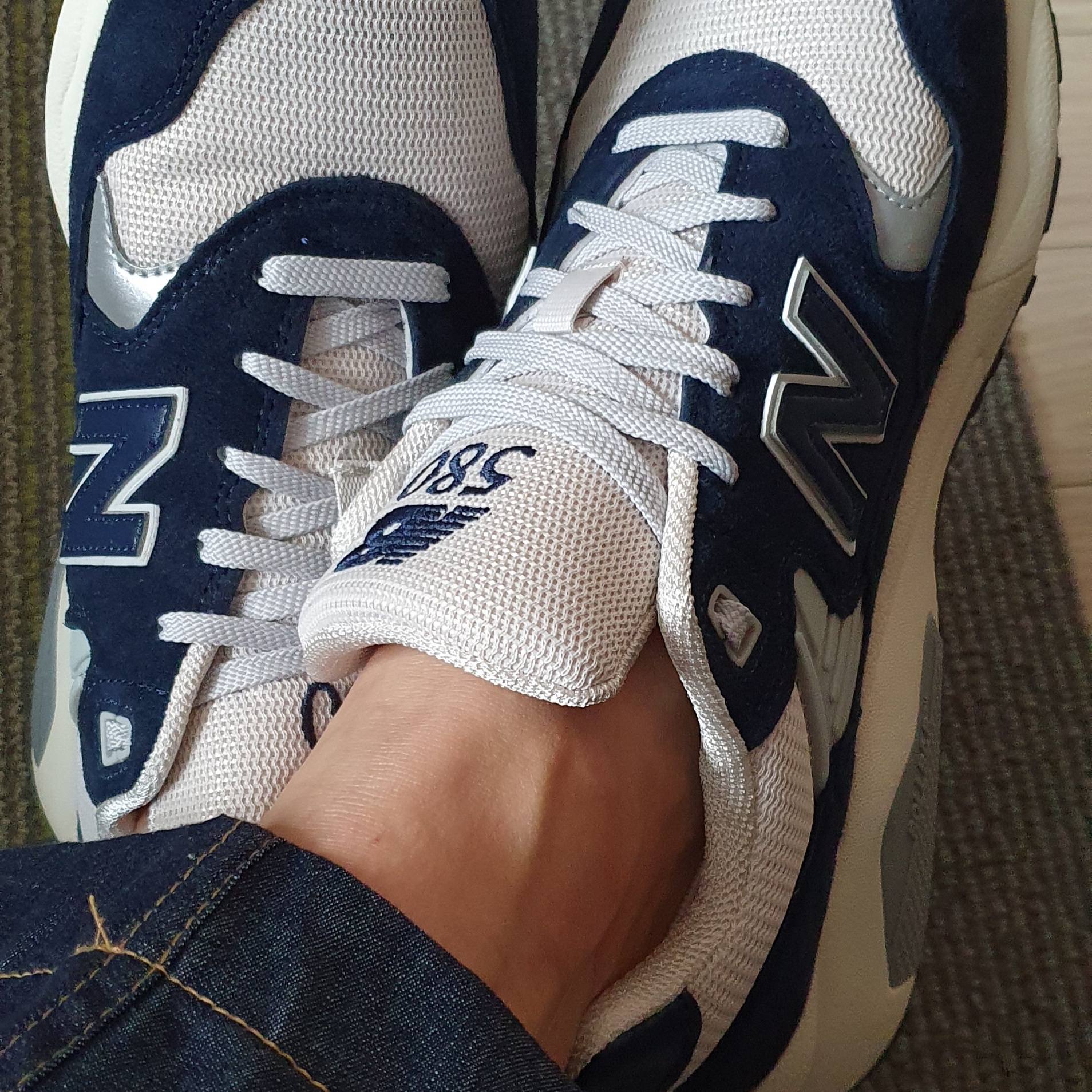New Balance 580 Navy Cream 착용 스타일