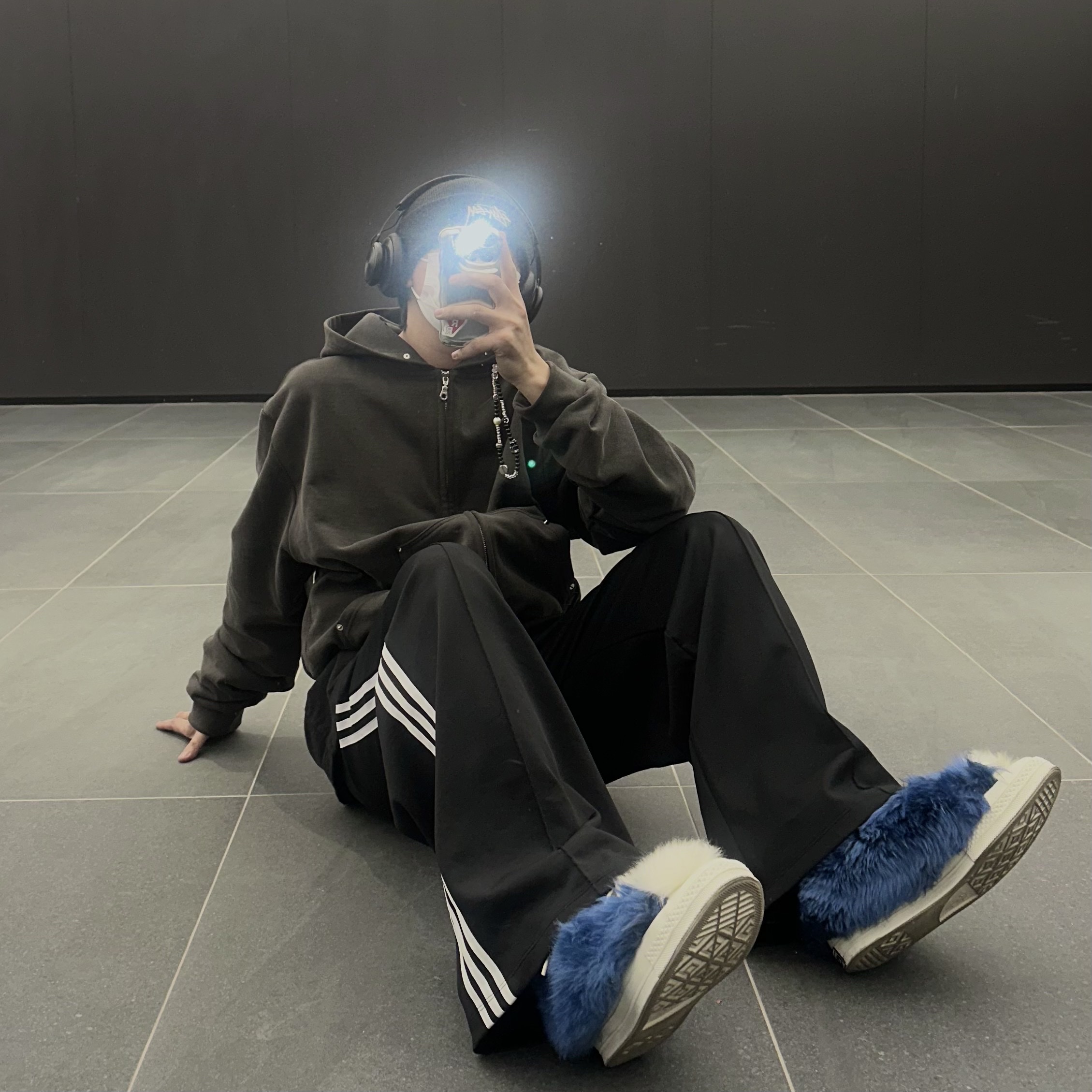 Converse x Ambush Chuck 70 Fuzzy Navy Blue 착용 스타일 - 3