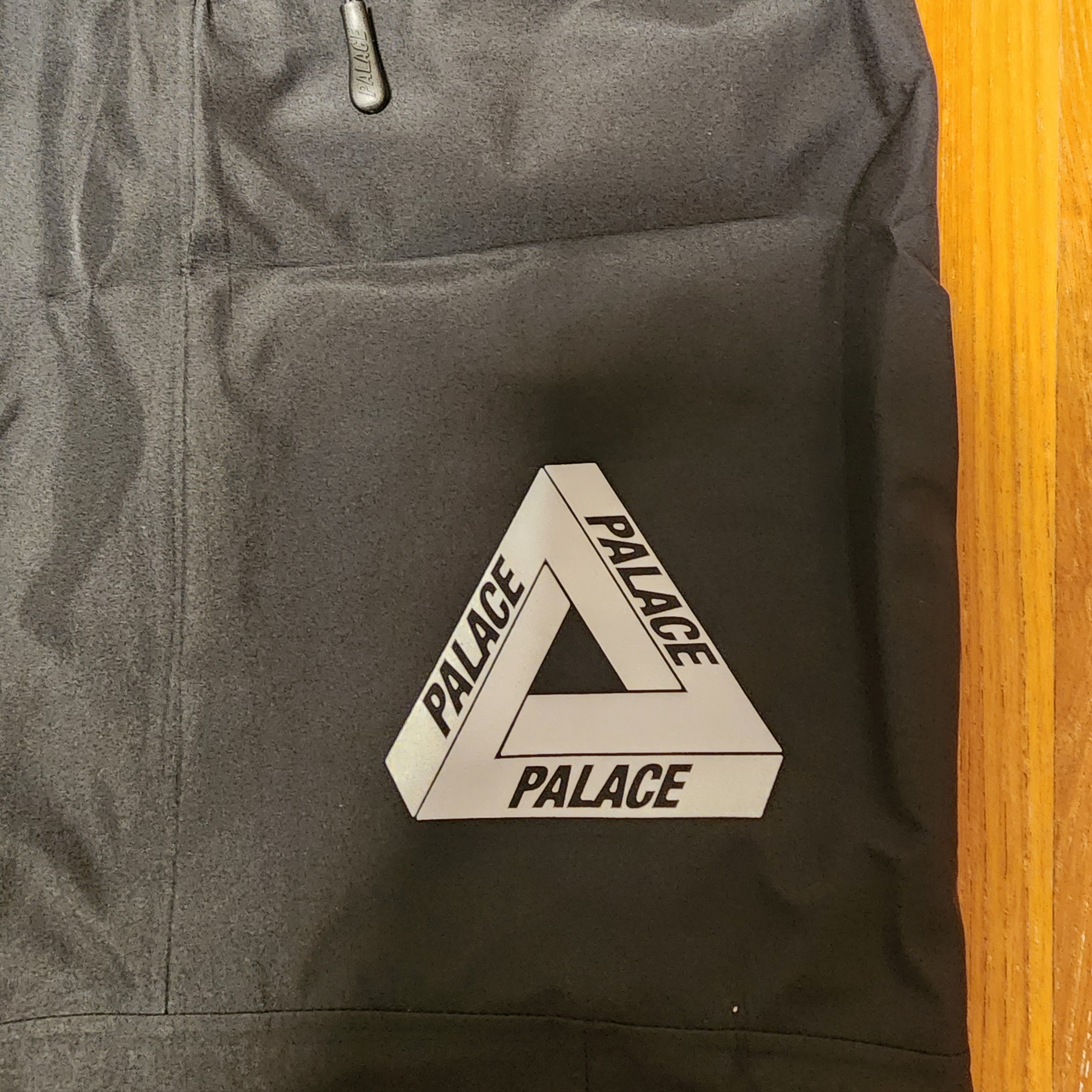 Palace Gore-Tex Cargo Bottom Black - 23SS 착용 스타일 - 3