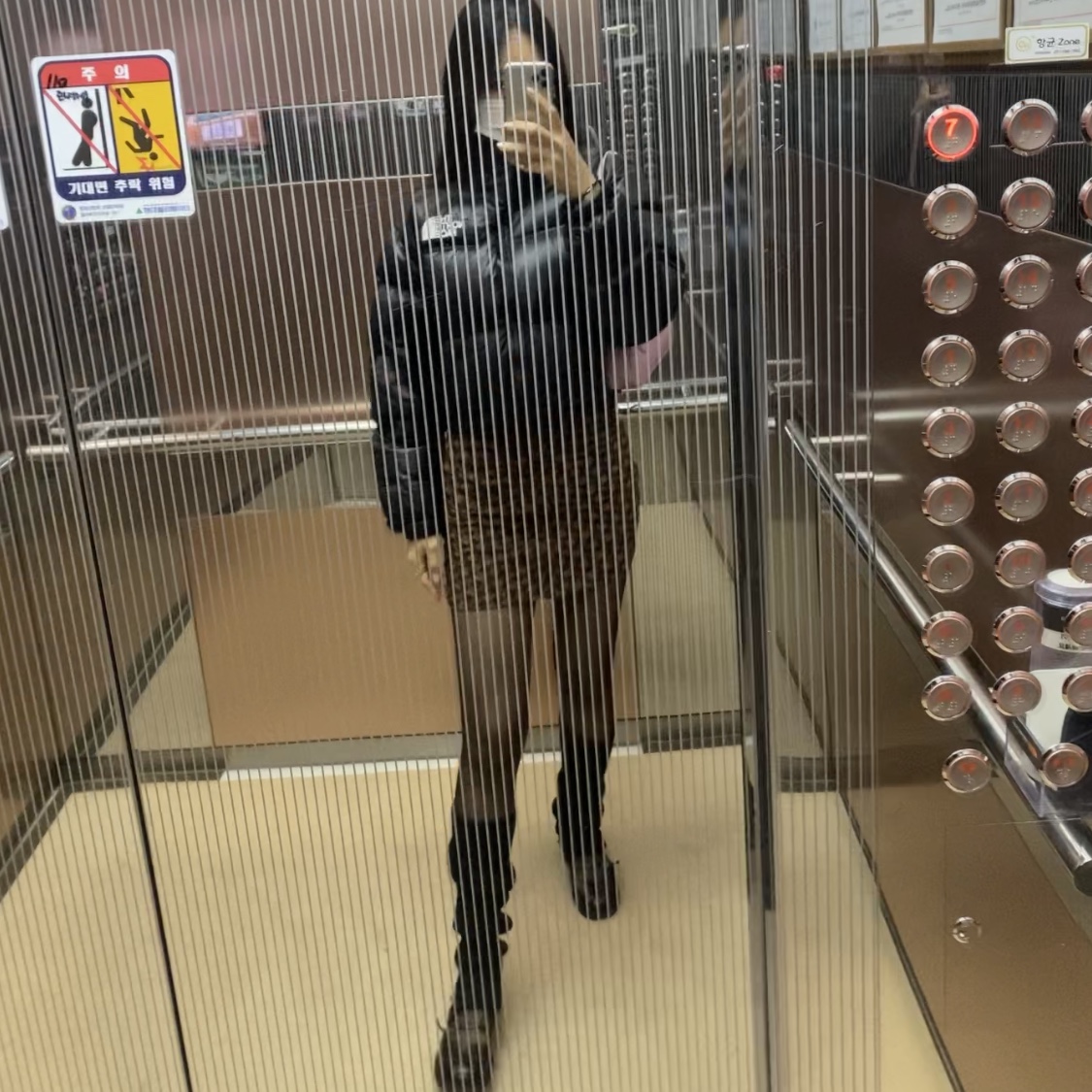 (W) The North Face Nuptse Short Jacket TNF Black 착용 스타일