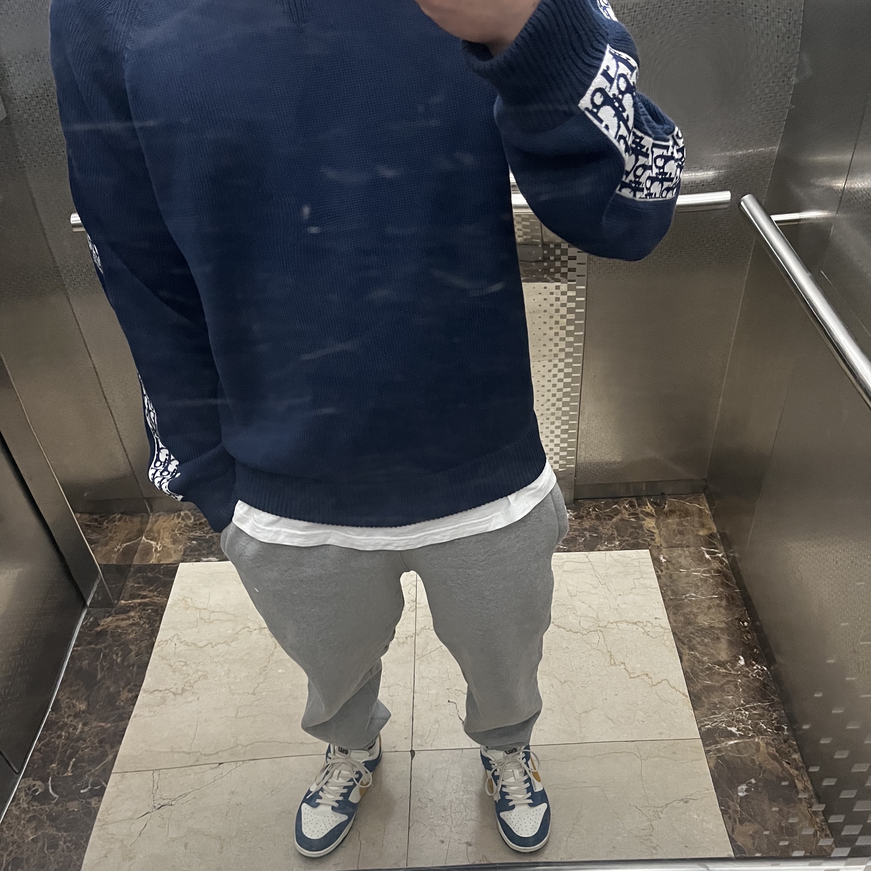 Nike NRG Solo Swoosh Fleece Pants Dark Grey Heather - Asia, Nike x Kasina Dunk Low 80's Bus 착용 스타일