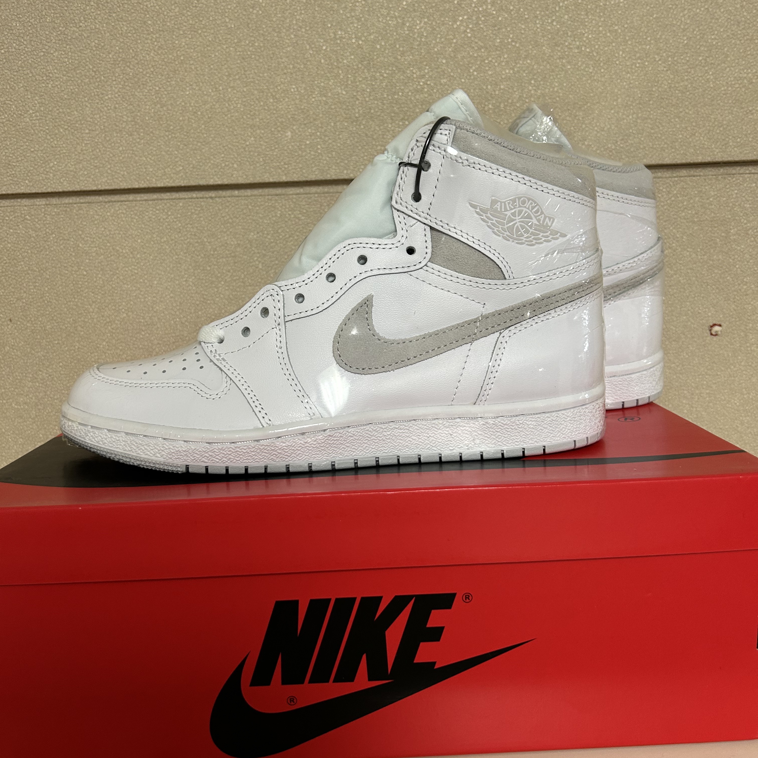 Jordan 1 High 85 Neutral Grey 착용 스타일