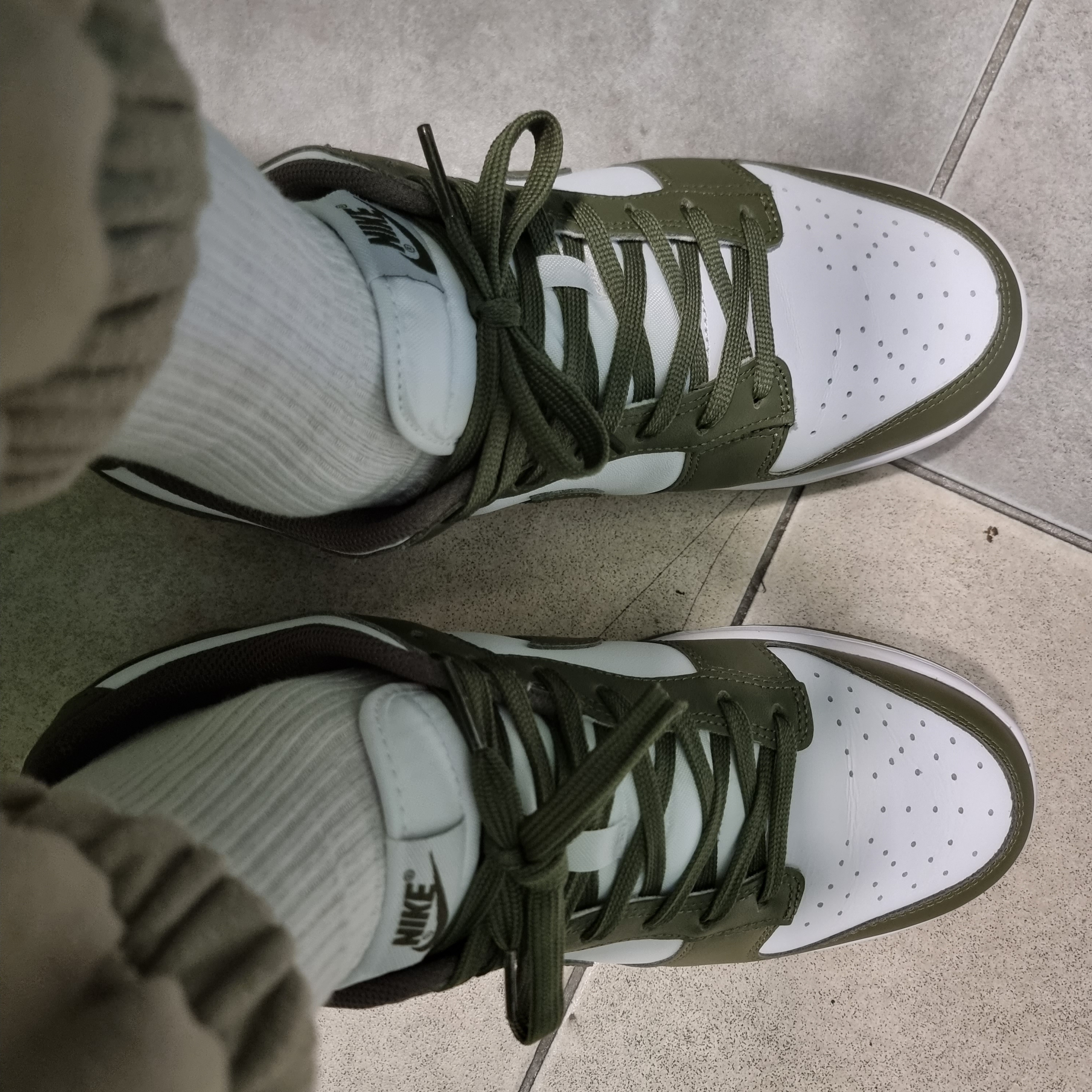 (W) Nike Dunk Low Medium Olive 착용 스타일