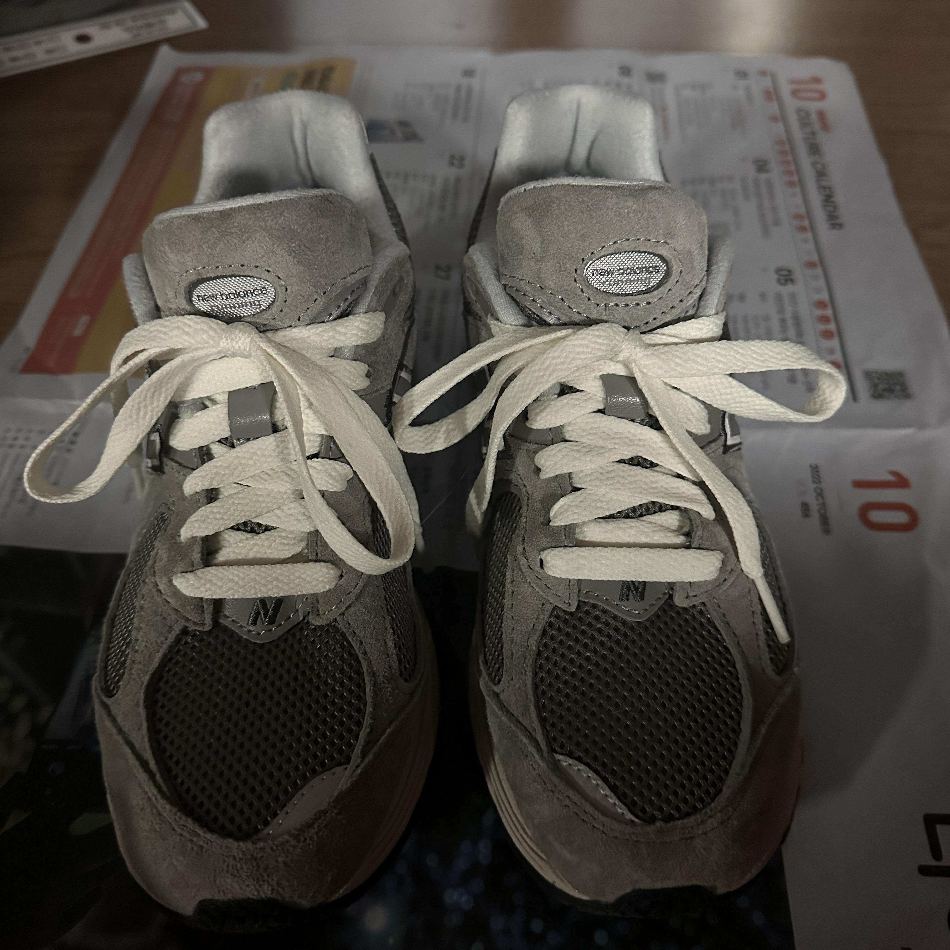 New Balance 2002R Grey 착용 스타일